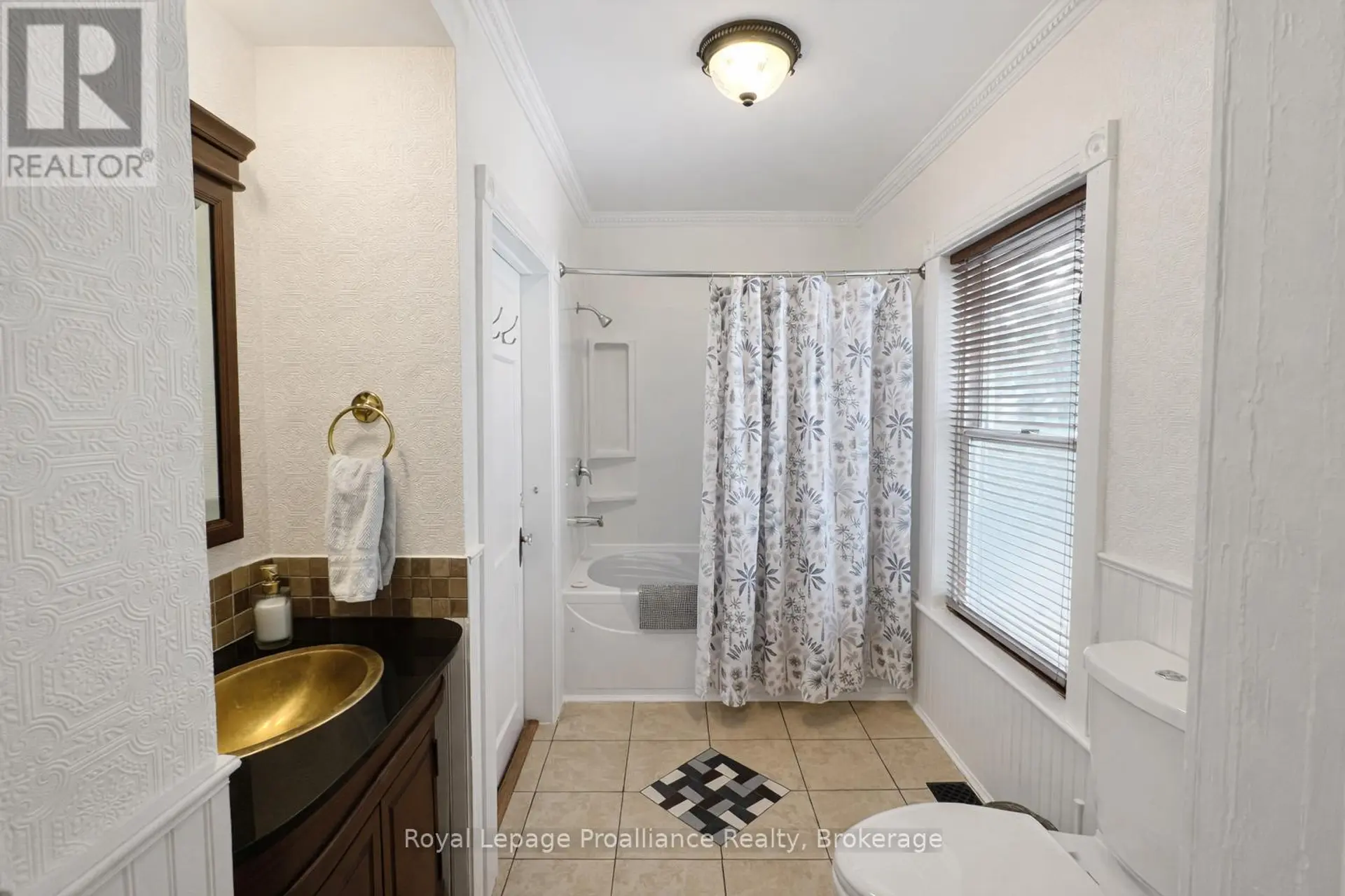 308 BLEECKER AVENUE - Image 14