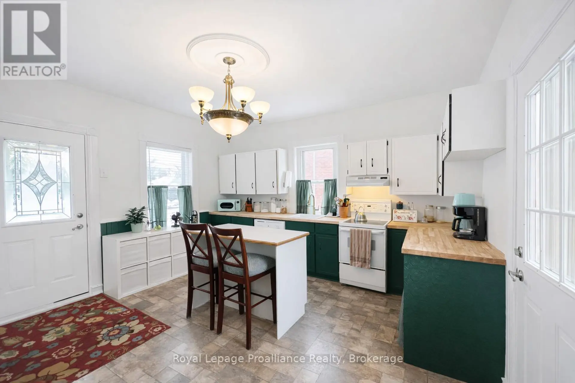 308 BLEECKER AVENUE - Image 9