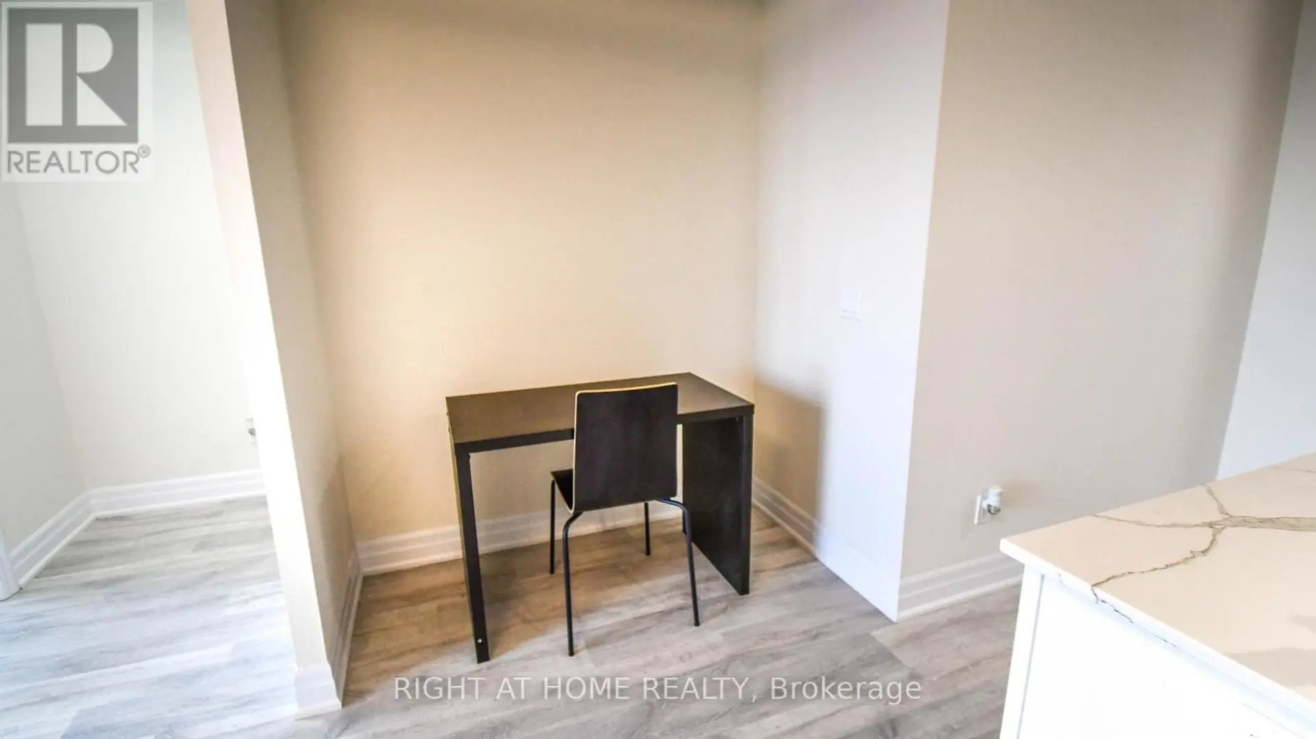 #811 9085 JANE STREET - Image 5