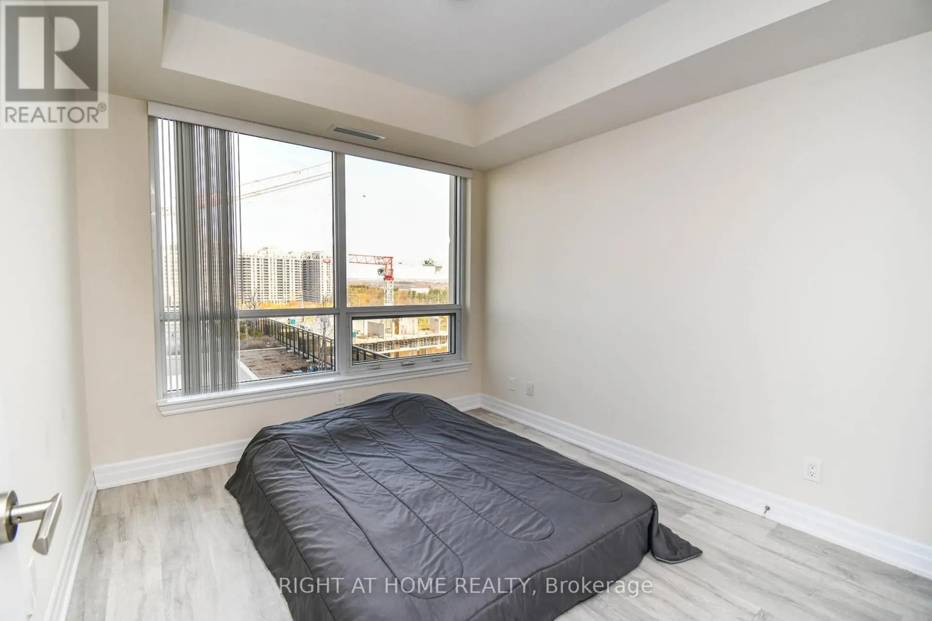 #811 9085 JANE STREET - Image 9