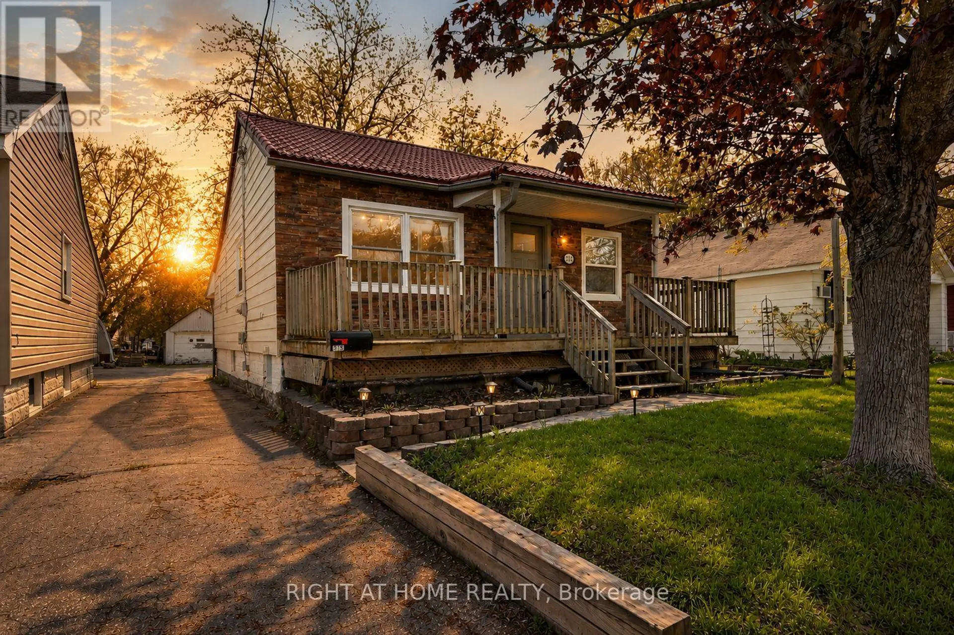 313 MARY STREET - Image 1