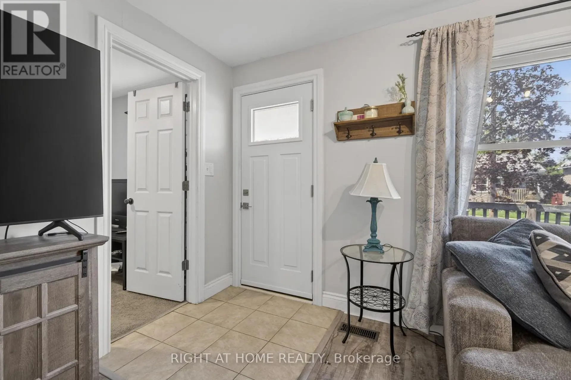 313 MARY STREET - Image 3