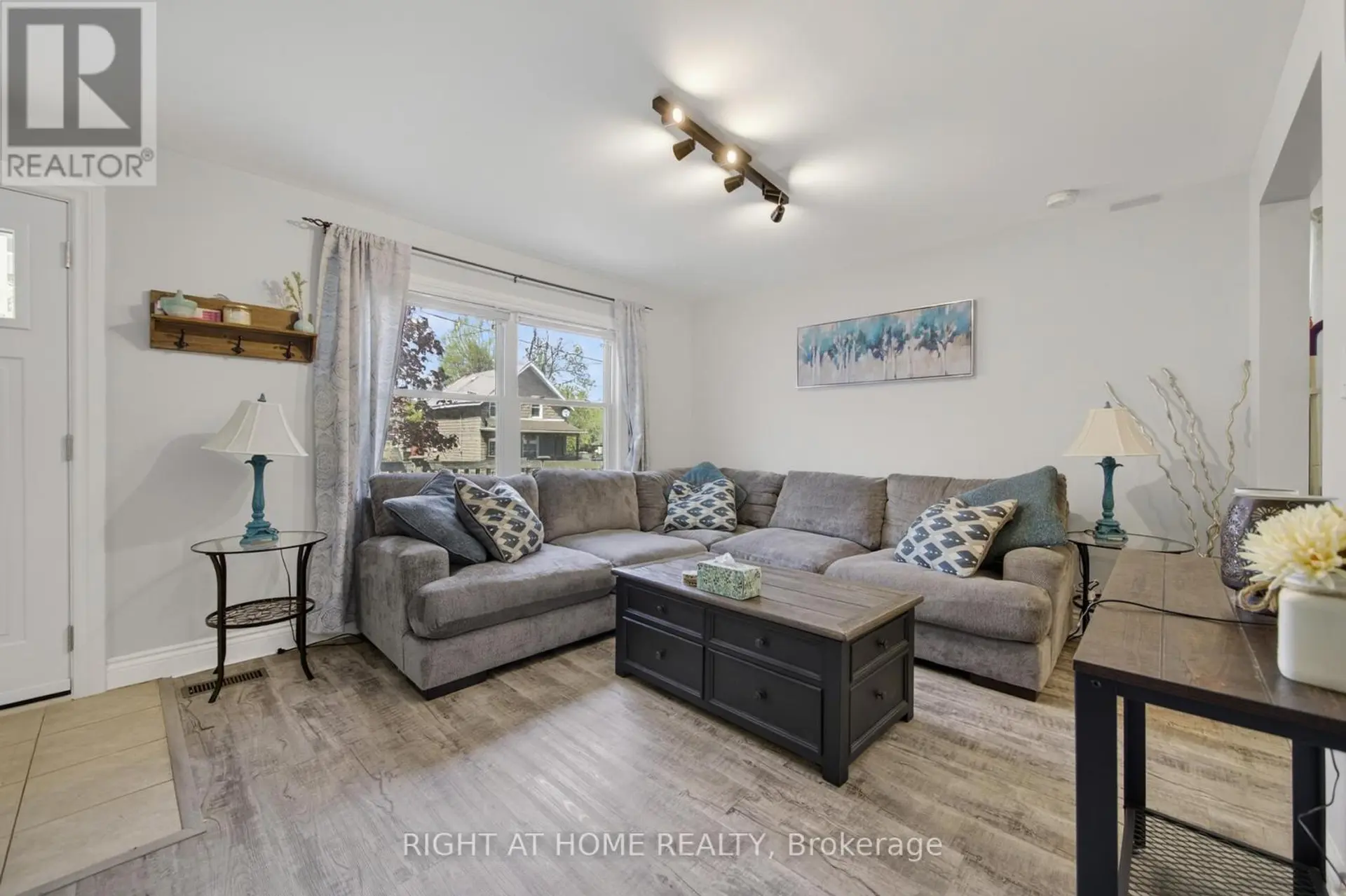 313 MARY STREET - Image 4