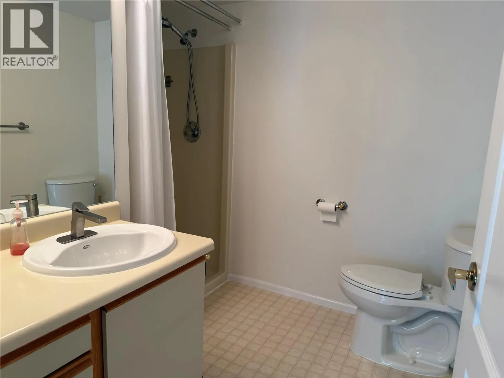 #208 255 McIntosh Road - Image 11