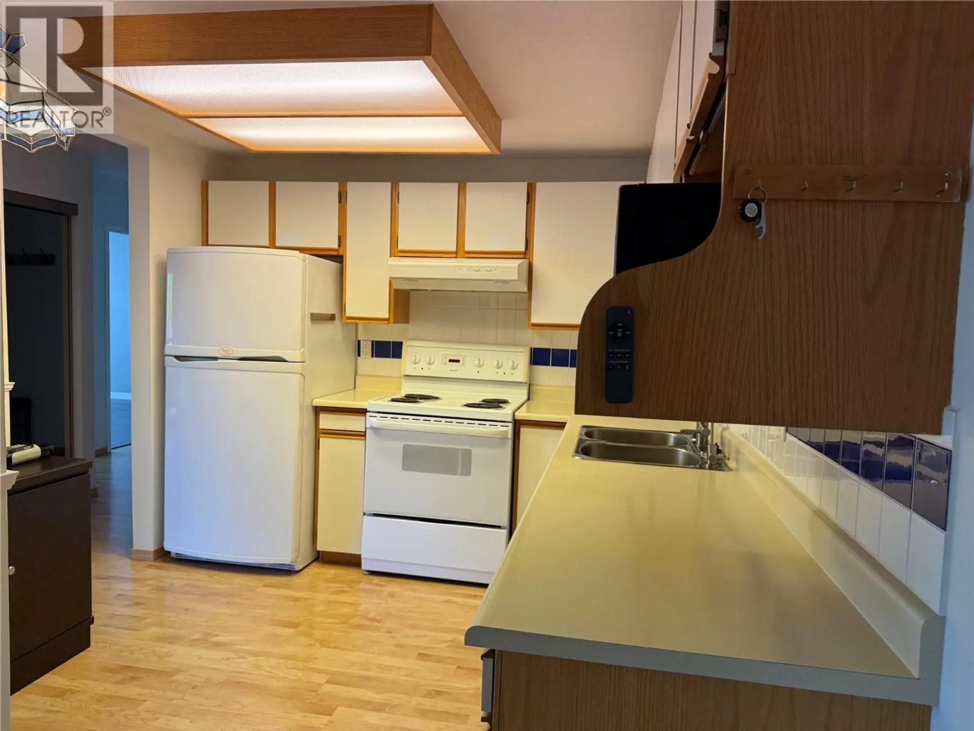 #208 255 McIntosh Road - Image 4