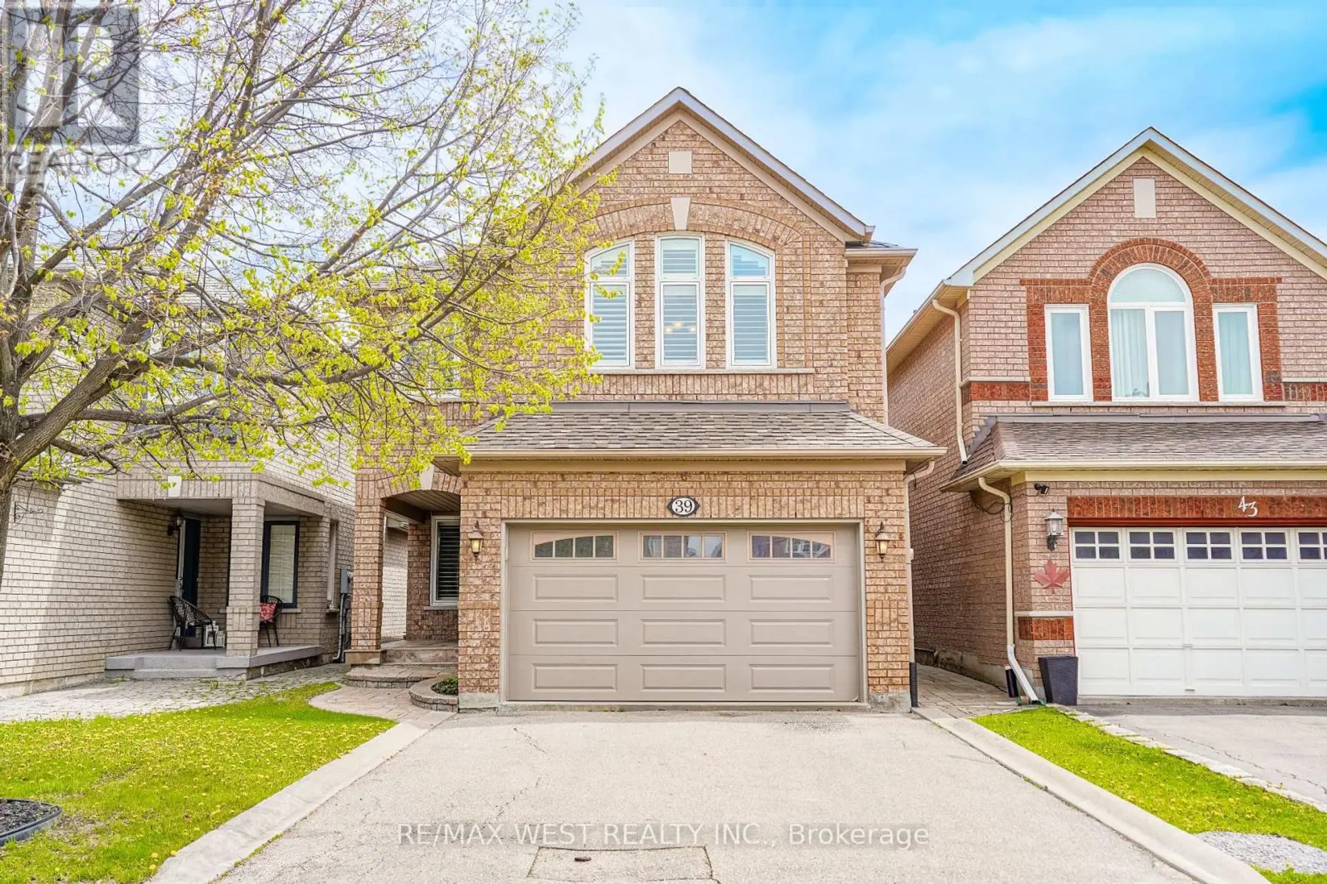 39 SYLWOOD CRESCENT - Image 1