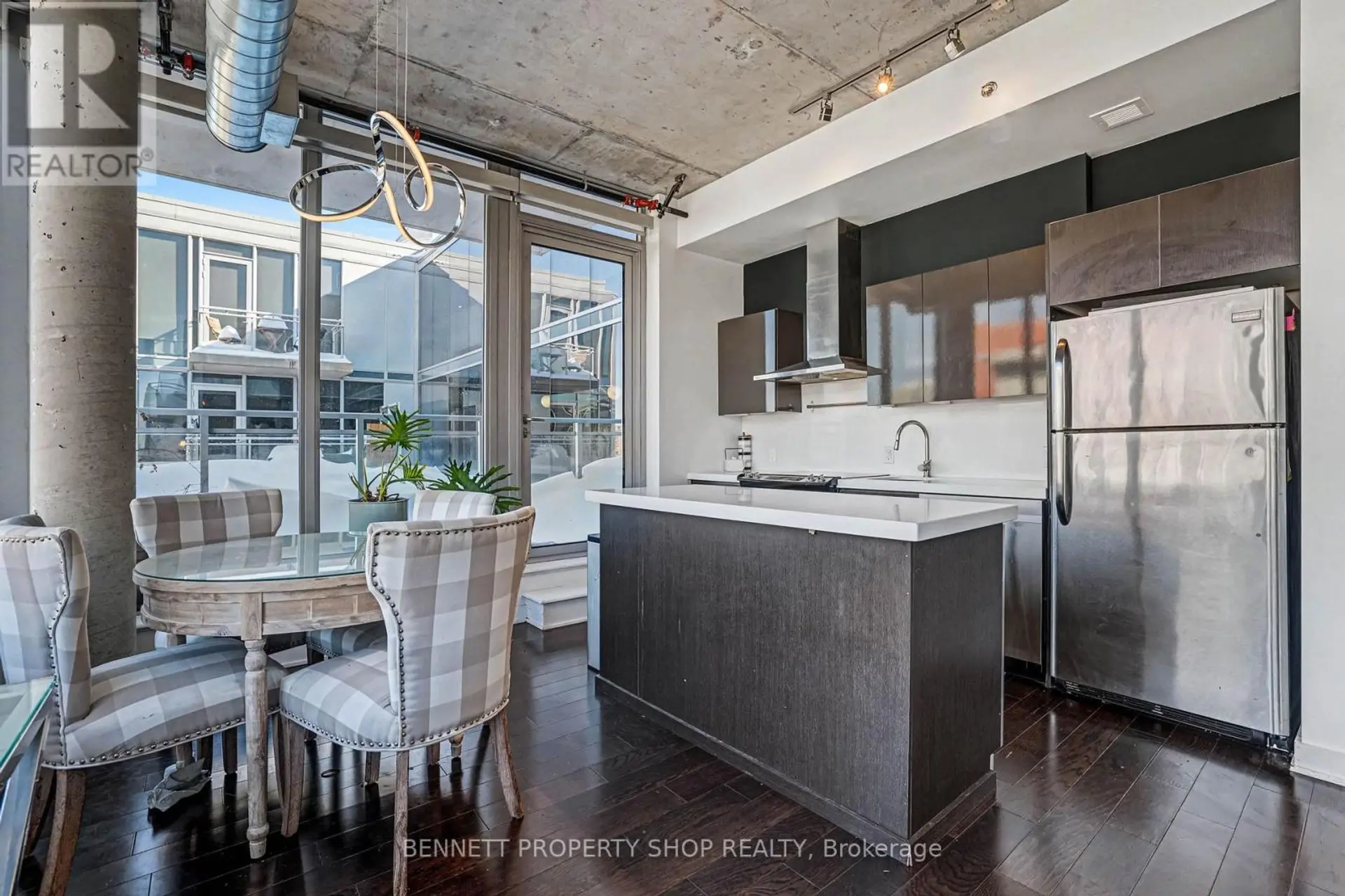 #811 360 MCLEOD STREET - Image 4