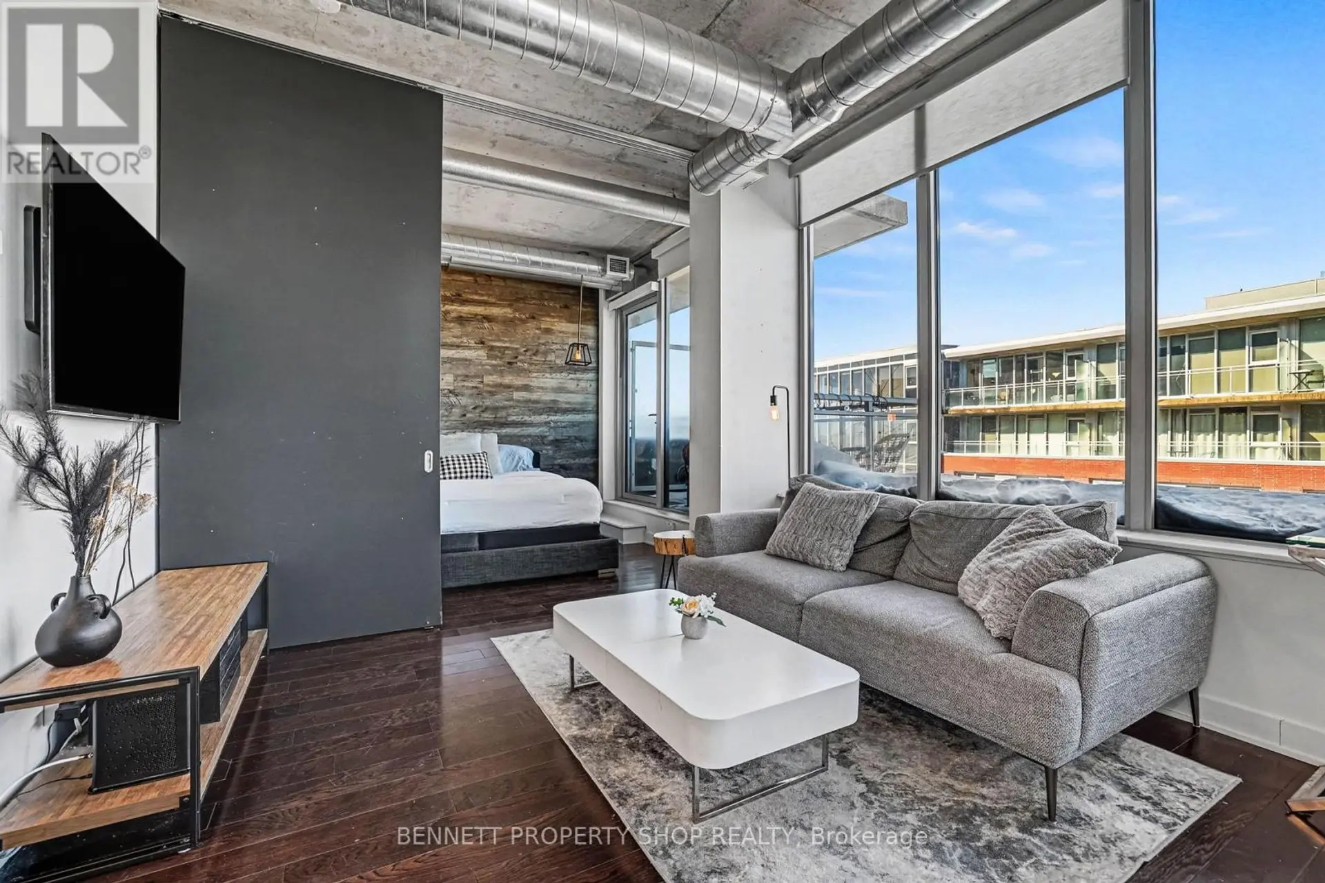 #811 360 MCLEOD STREET - Image 6