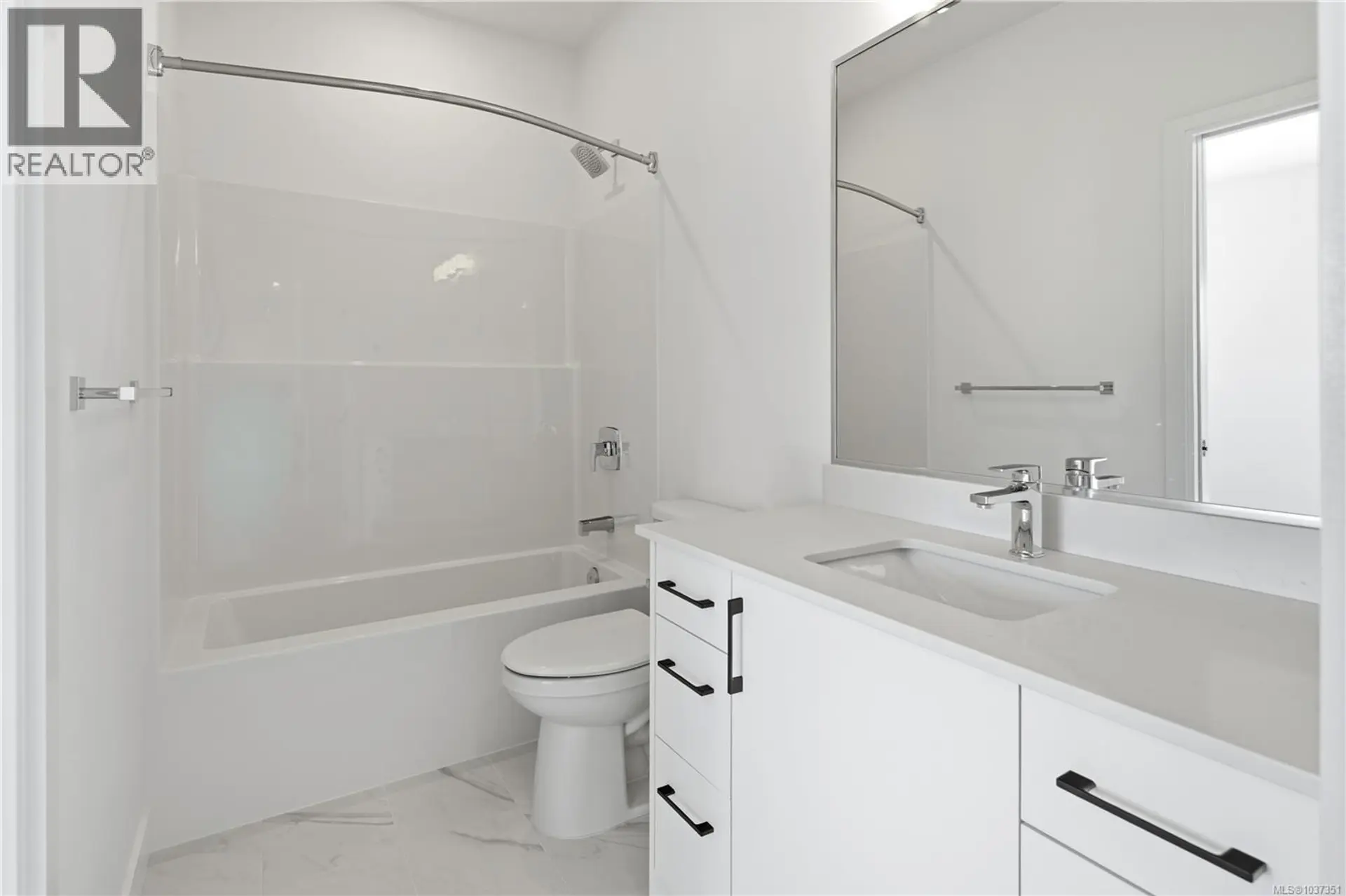 #101 7057 Central Saanich Rd - Image 8