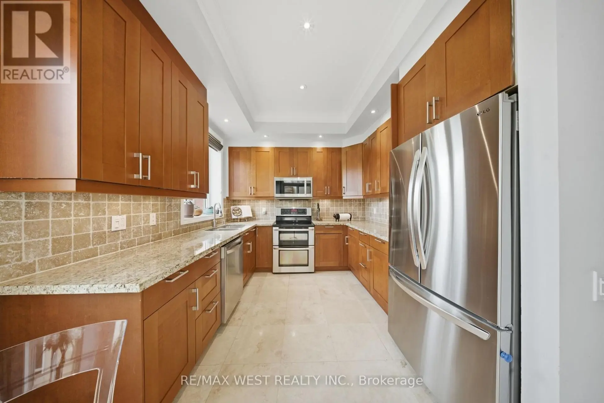 49 BRONTE STREET S - Image 4