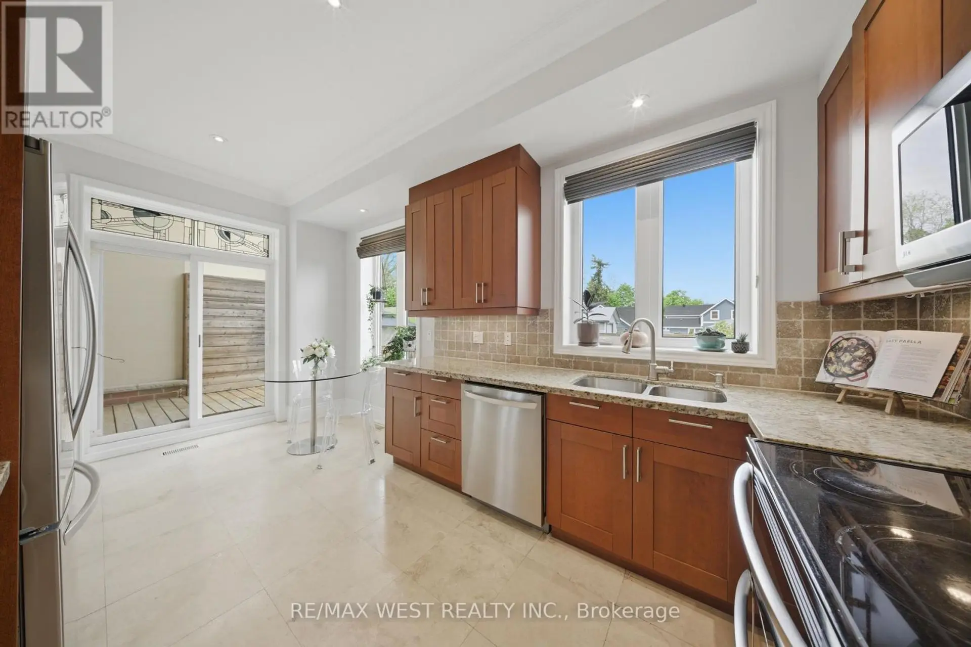 49 BRONTE STREET S - Image 5