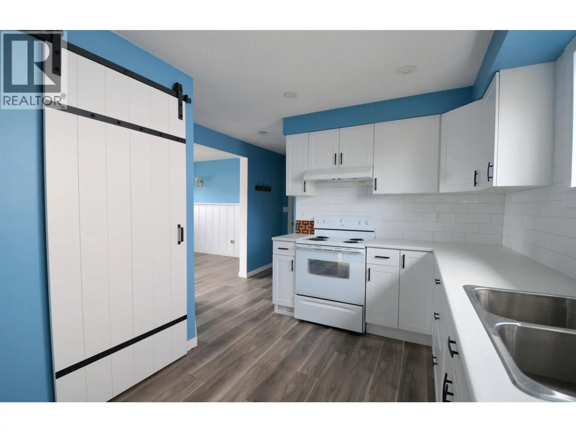 2440 15TH AVENUE - Image 5