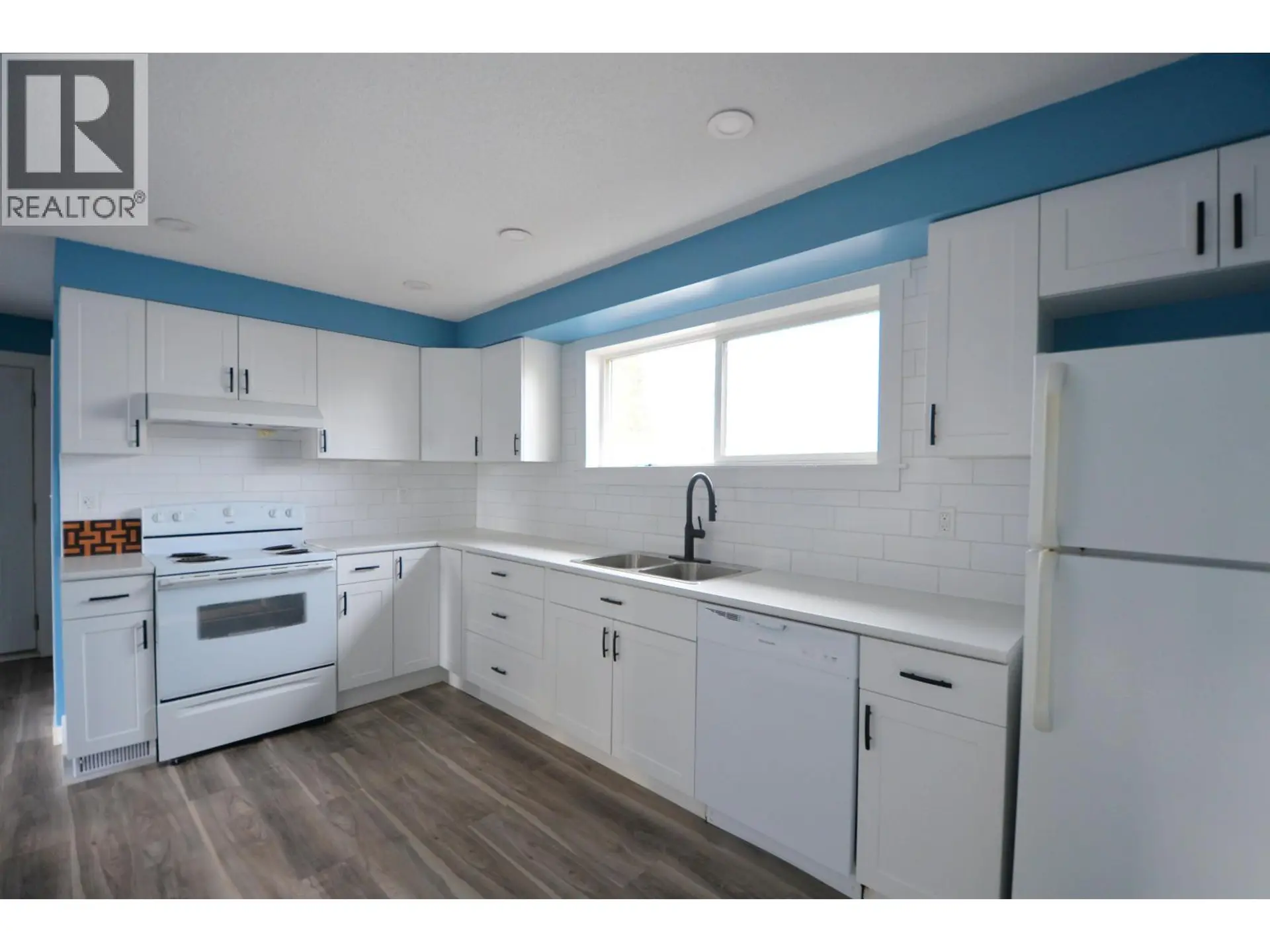 2440 15TH AVENUE - Image 6