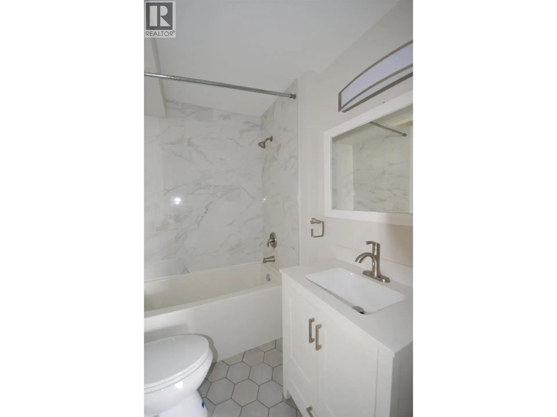 2440 15TH AVENUE - Image 7