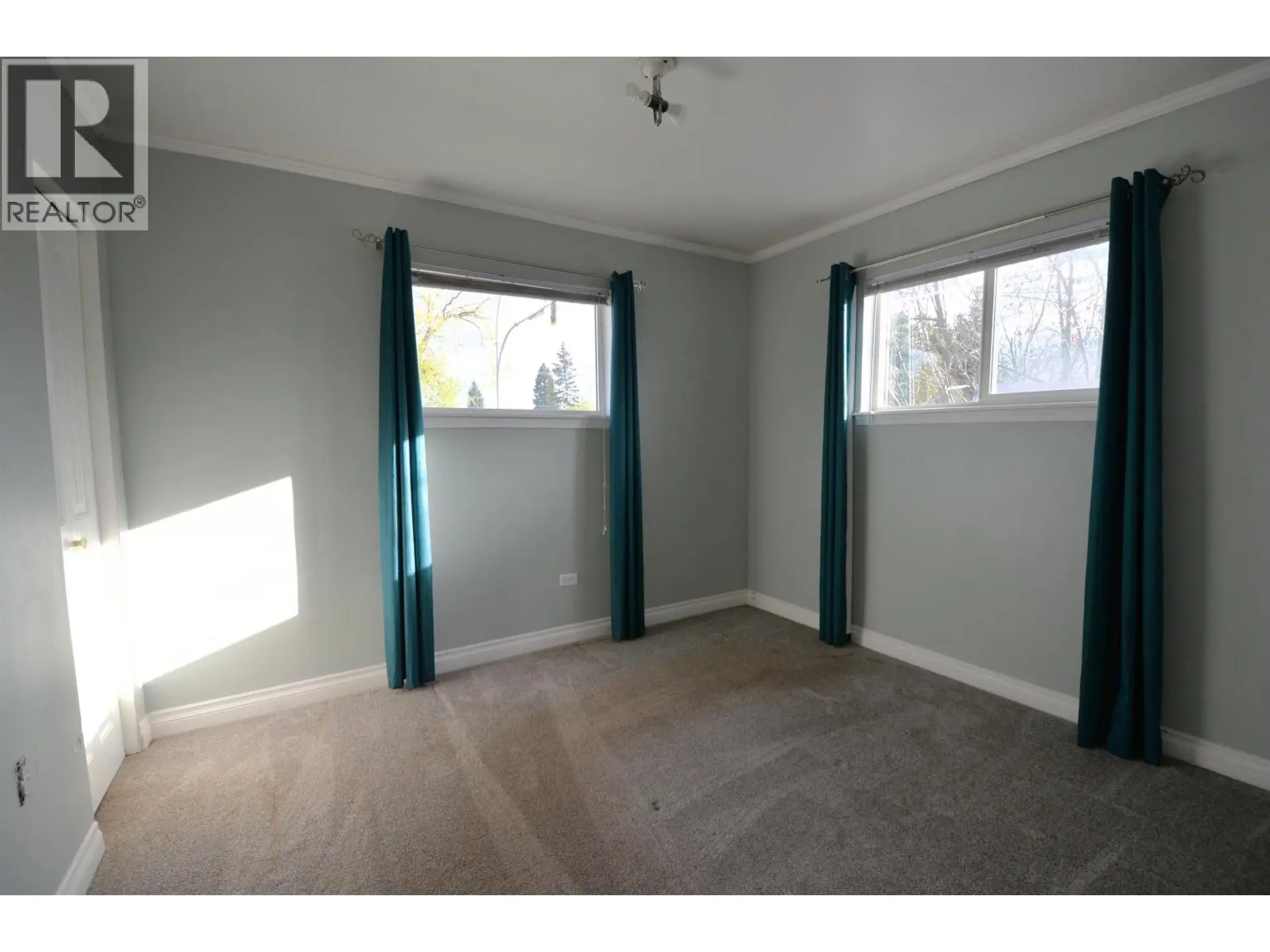 2440 15TH AVENUE - Image 9