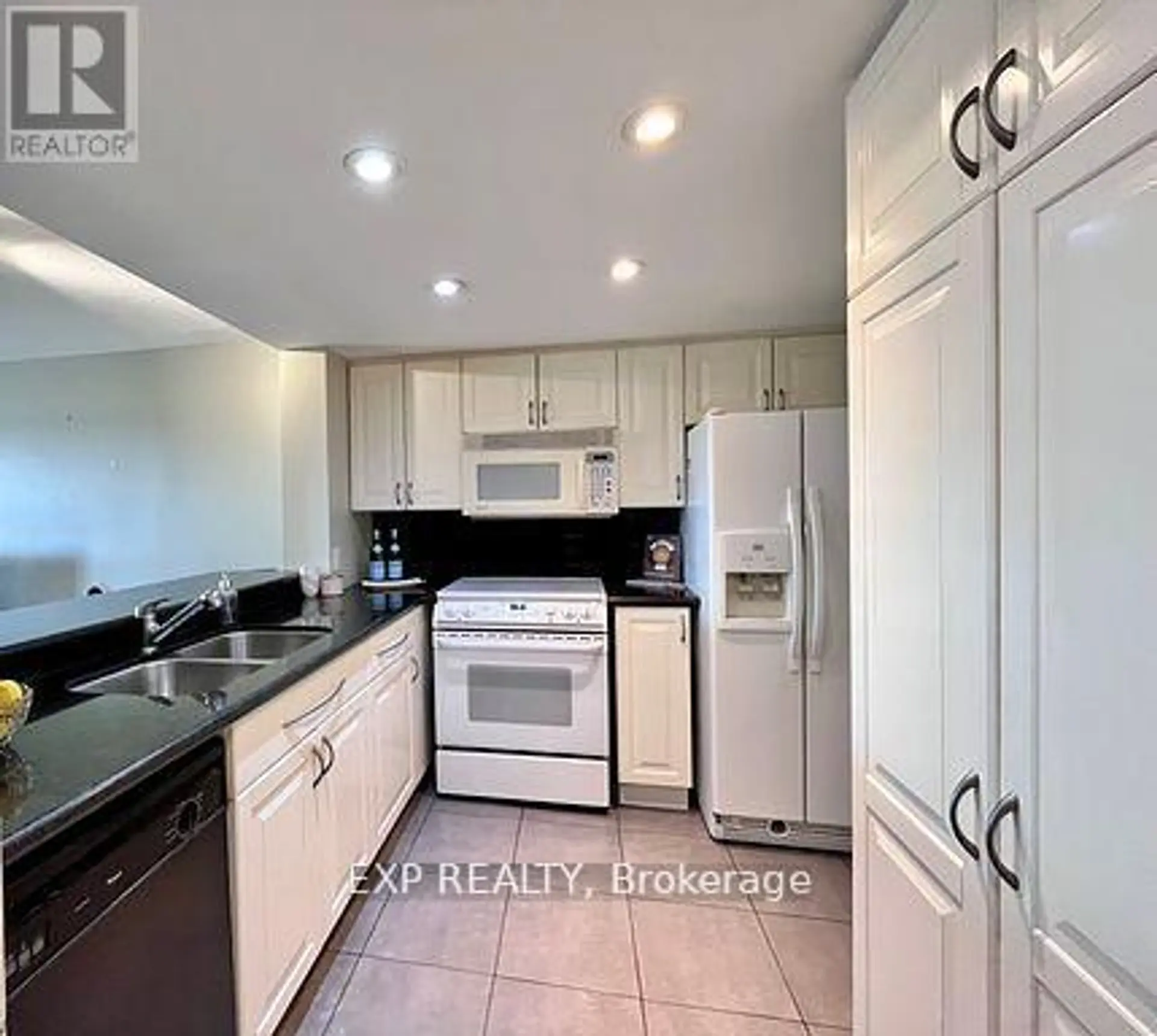 #705 725 KING STREET W - Image 2