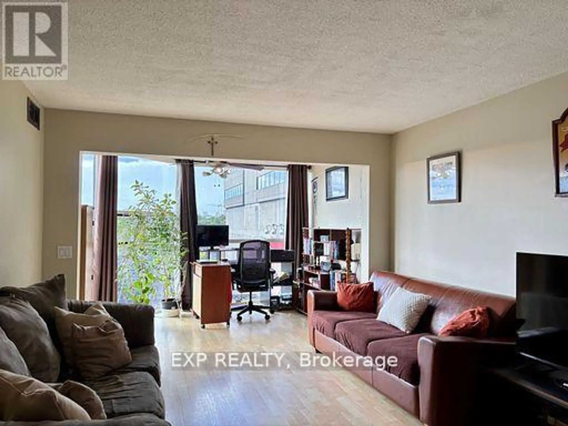 #705 725 KING STREET W - Image 8