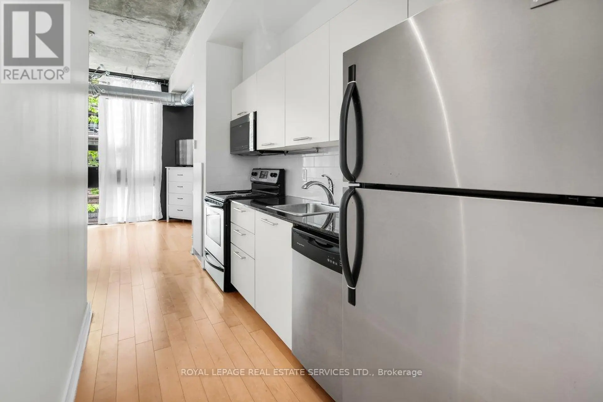 #210 60 BATHURST STREET - Image 3