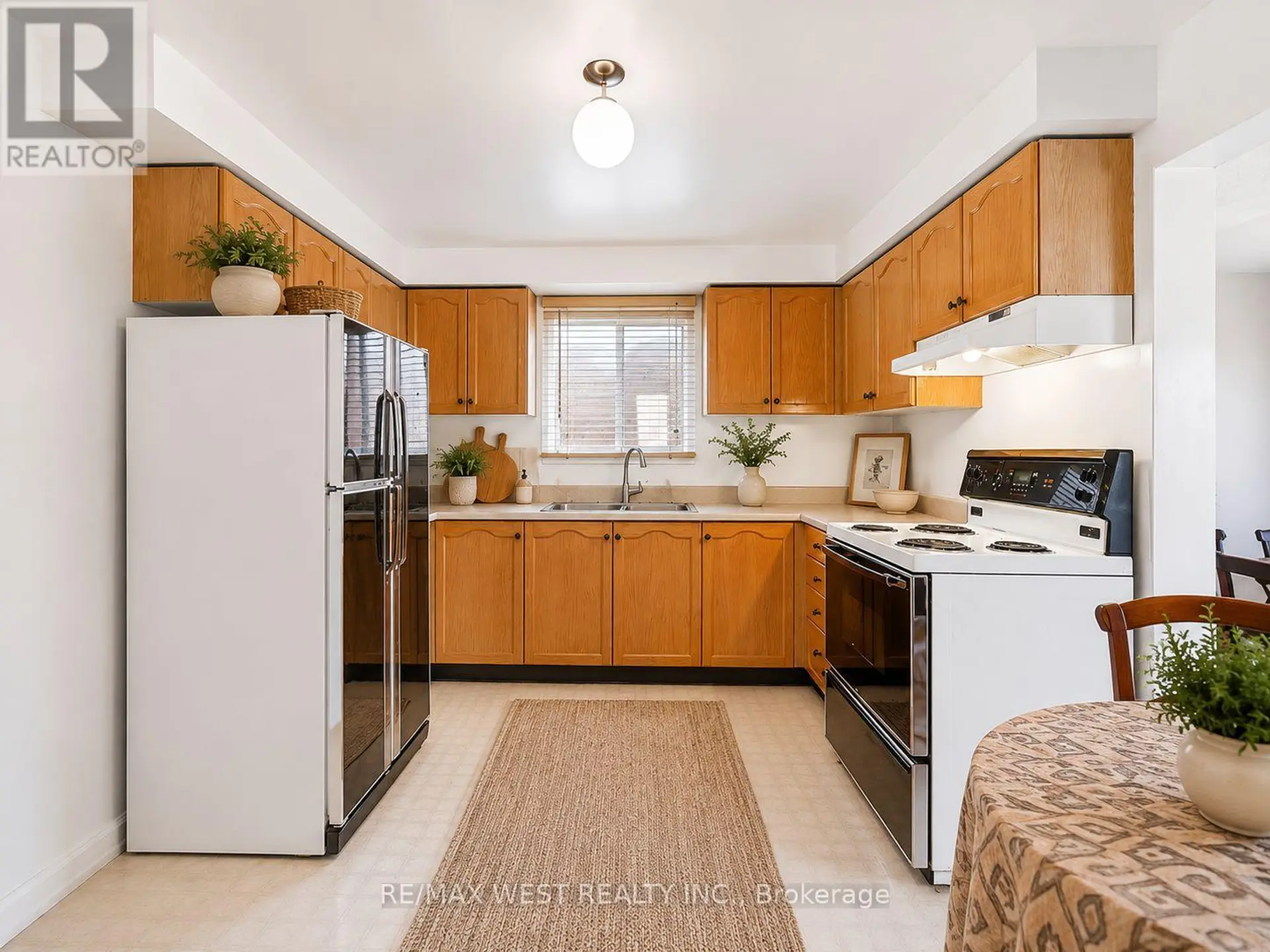 242 BERNARD AVENUE - Image 5