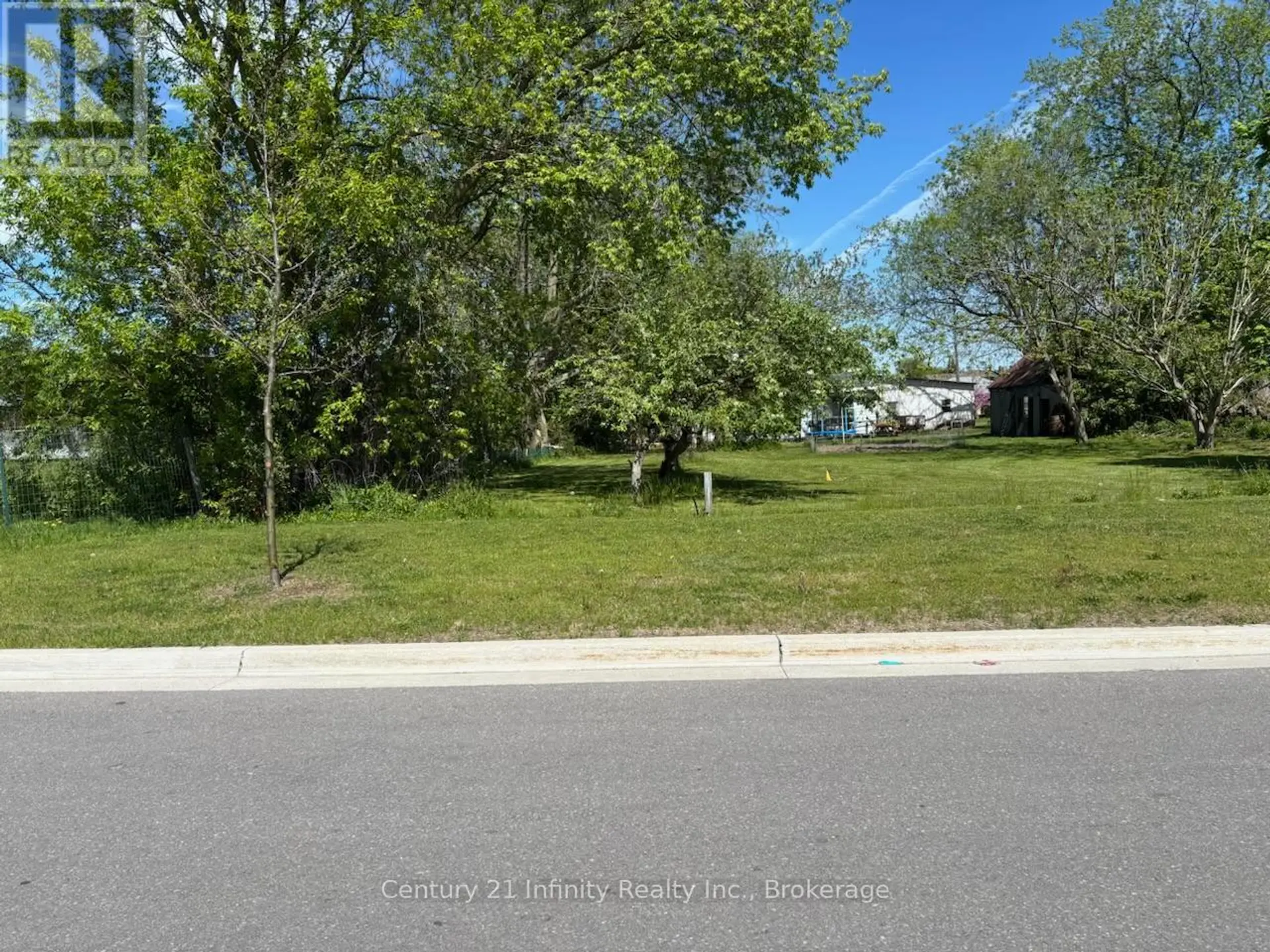 54 TOWNLINE ROAD S - Image 3