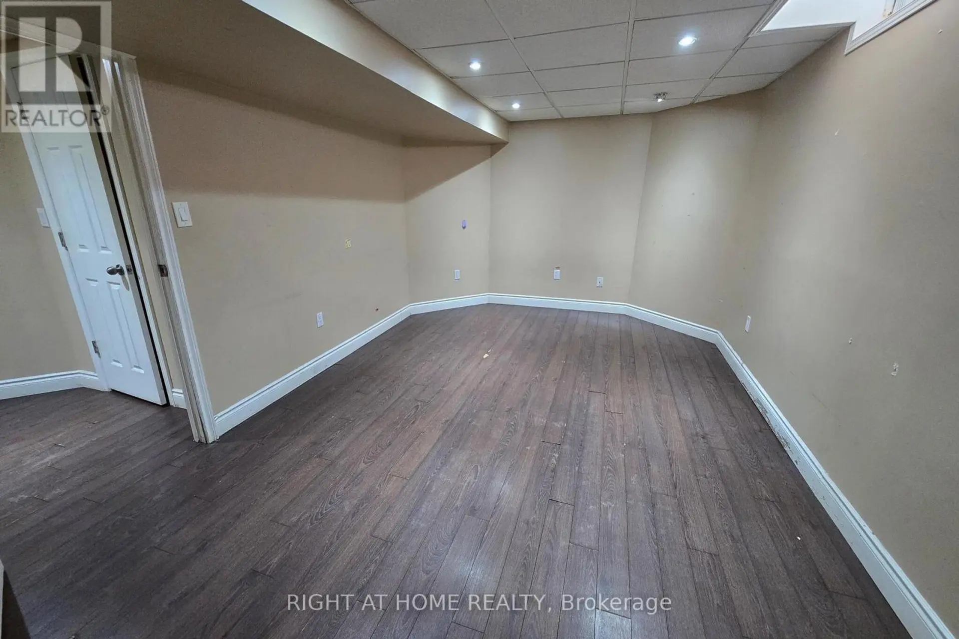 54 WOODSIDE COURT - Image 15