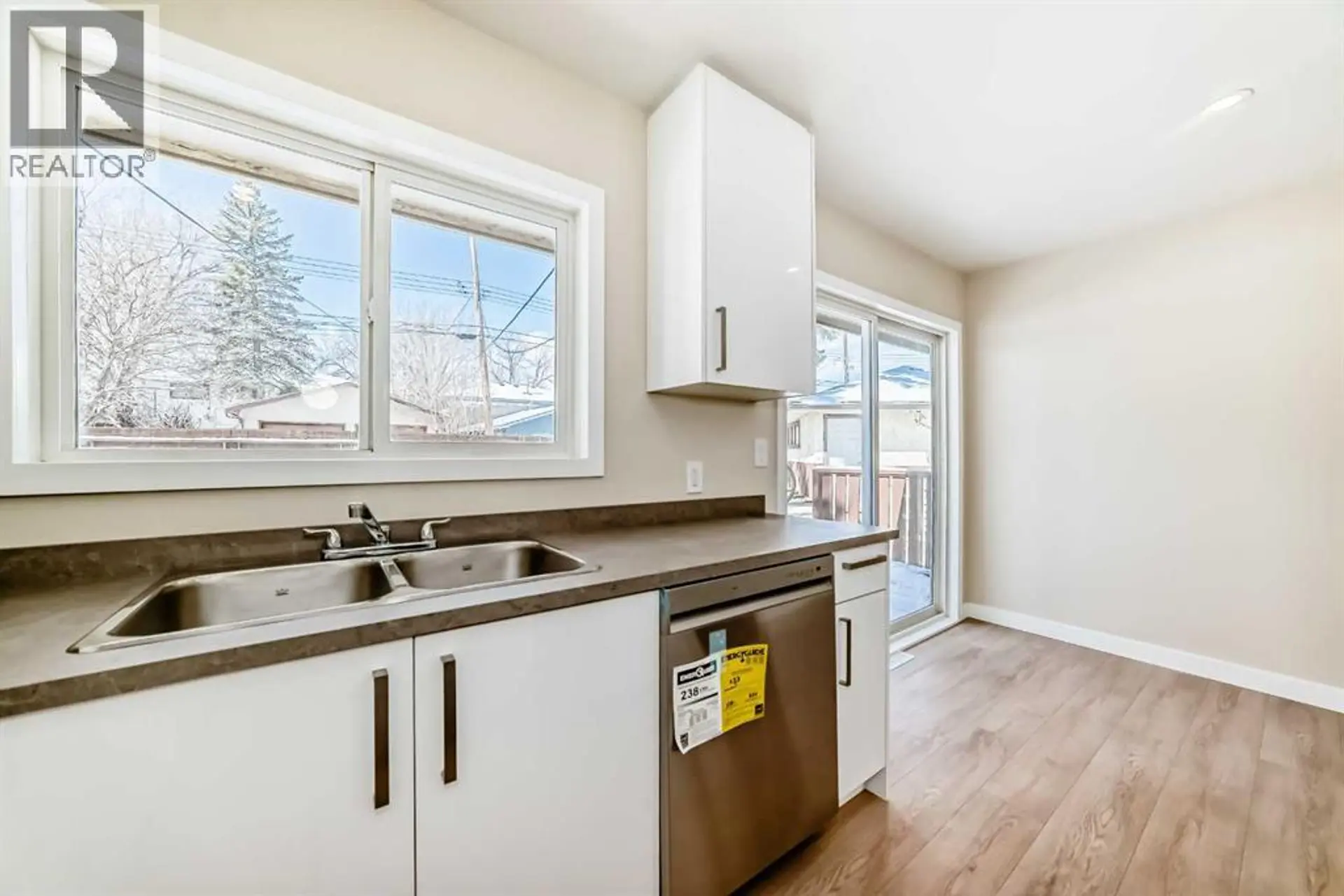 2007 Cottonwood Crescent SE - Image 7
