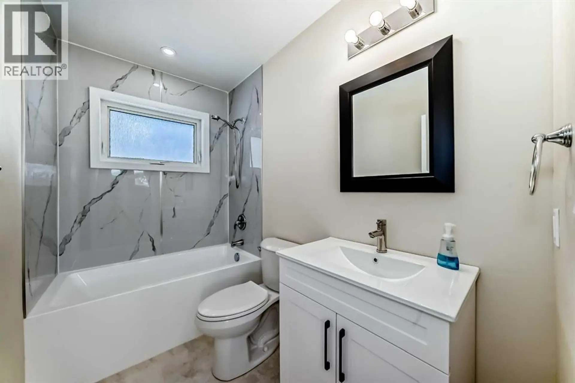 2007 Cottonwood Crescent SE - Image 11