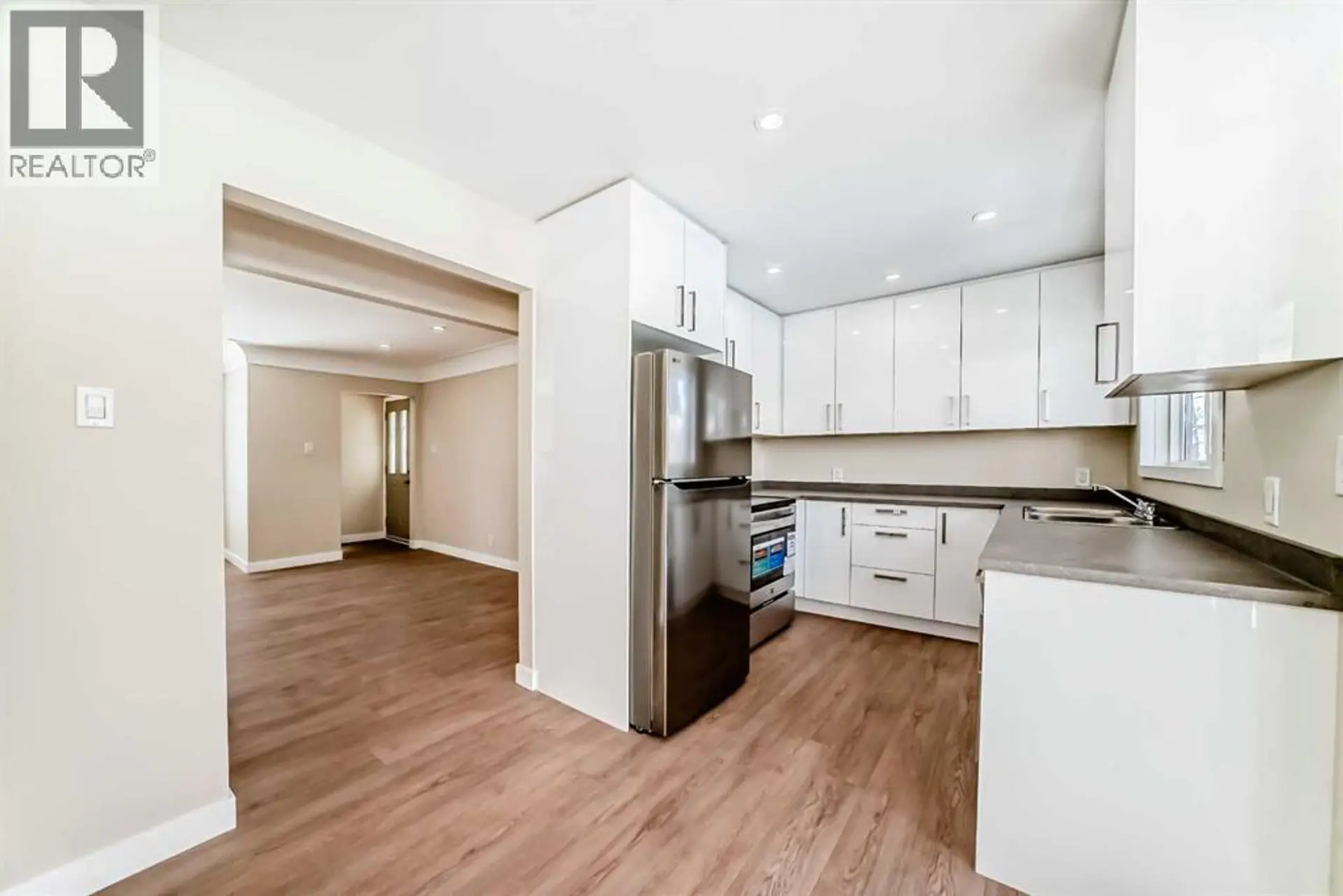 2007 Cottonwood Crescent SE - Image 8