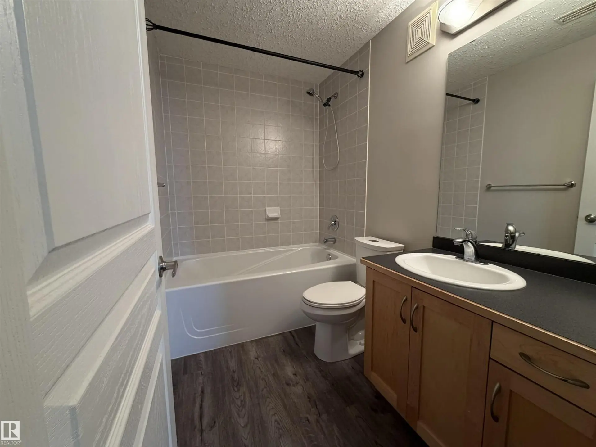 #113 9507 101 AV NW - Image 7