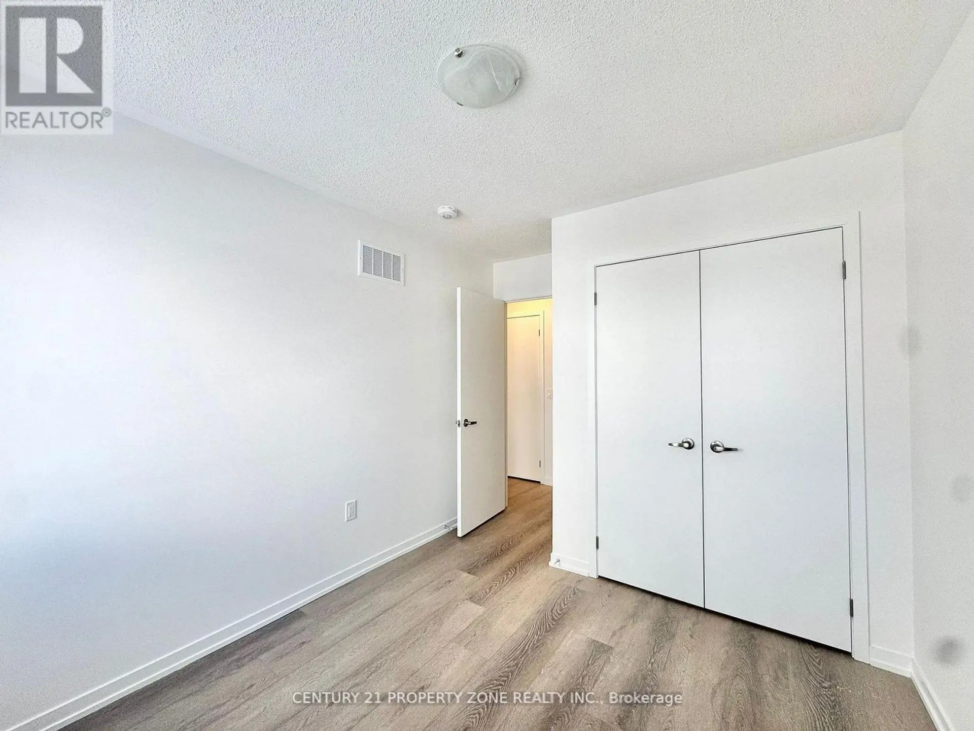 49 KINGBIRD COMMON - Image 12