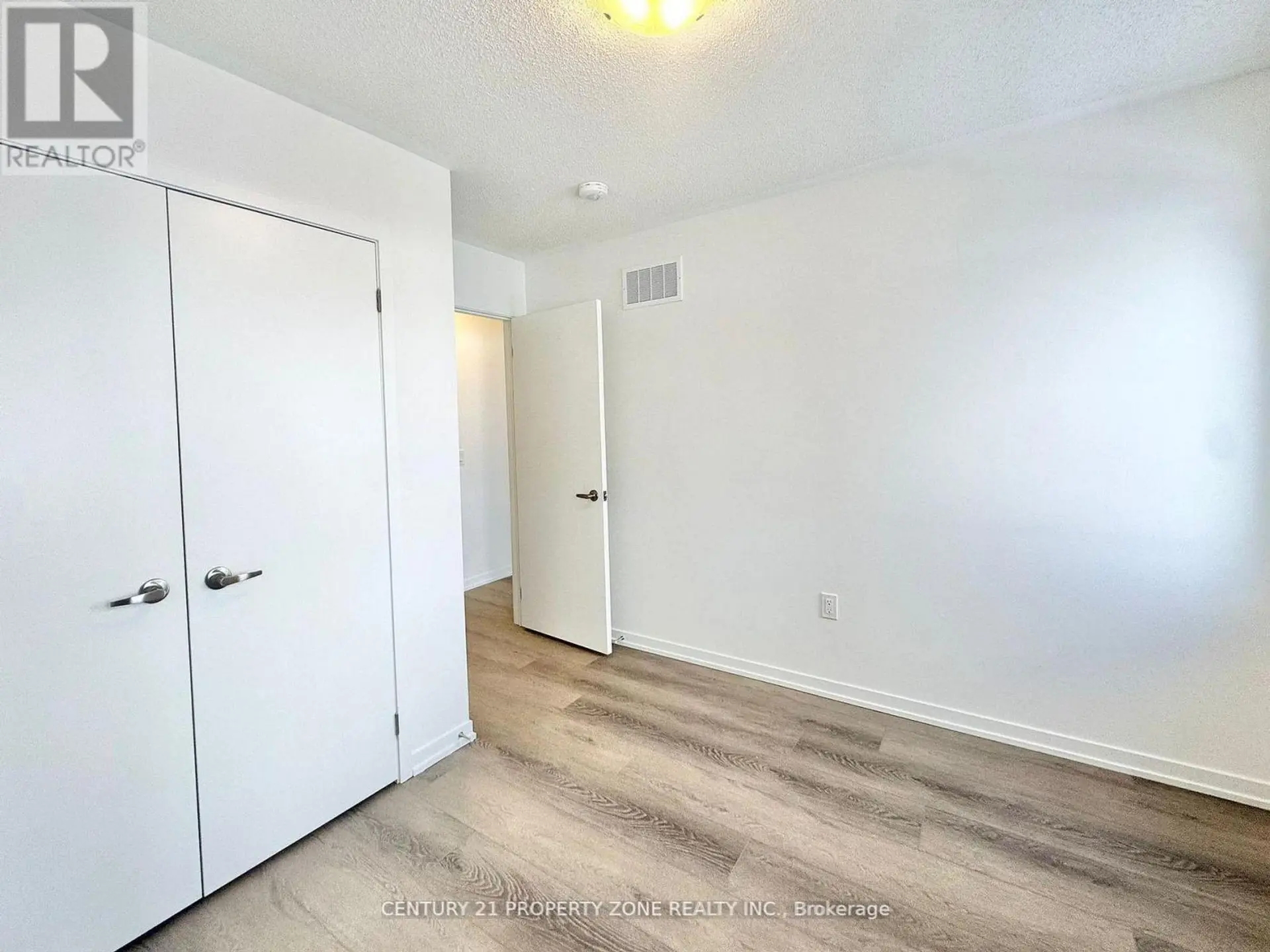 49 KINGBIRD COMMON - Image 16