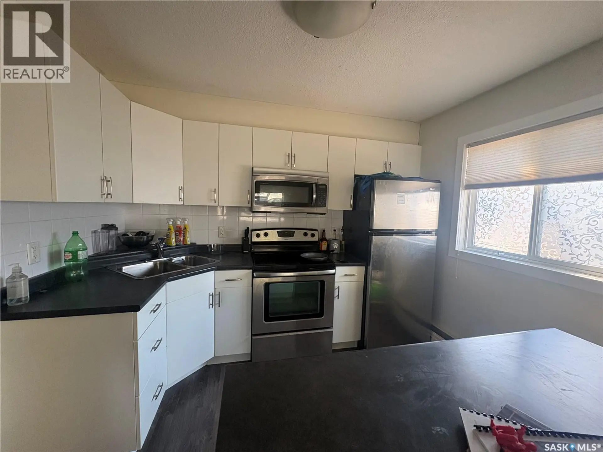 #3 2060 Lorne STREET - Image 3