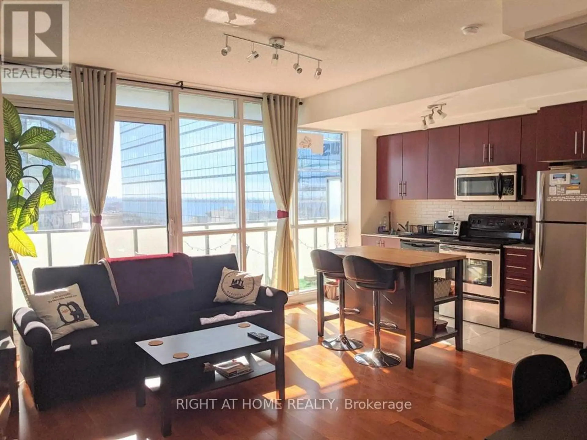 #3411 55 BREMNER BOULEVARD - Image 1