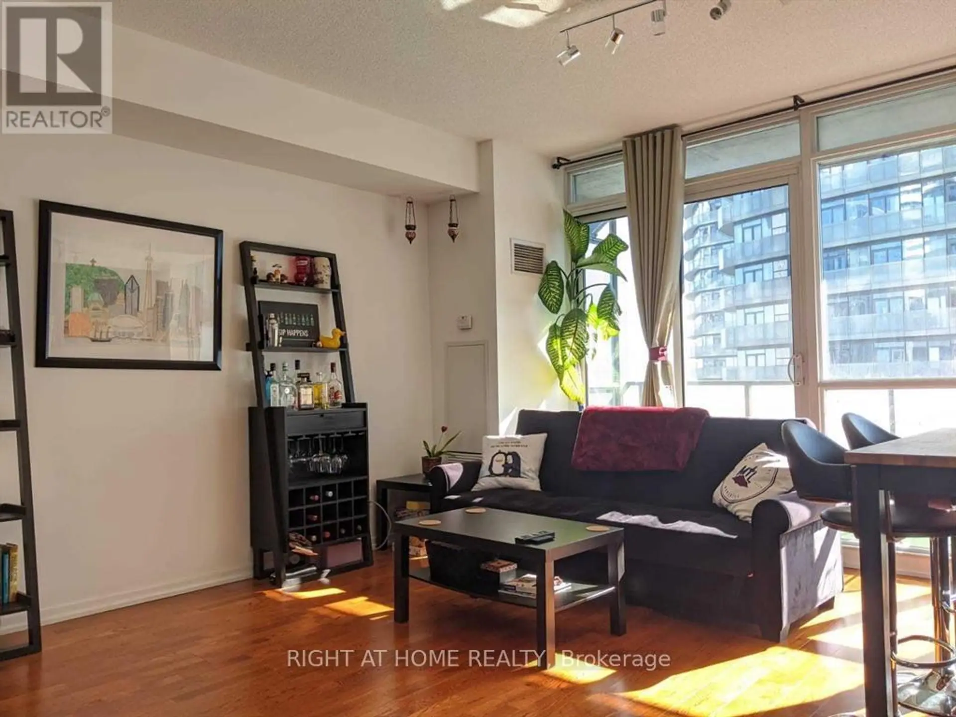 #3411 55 BREMNER BOULEVARD - Image 2