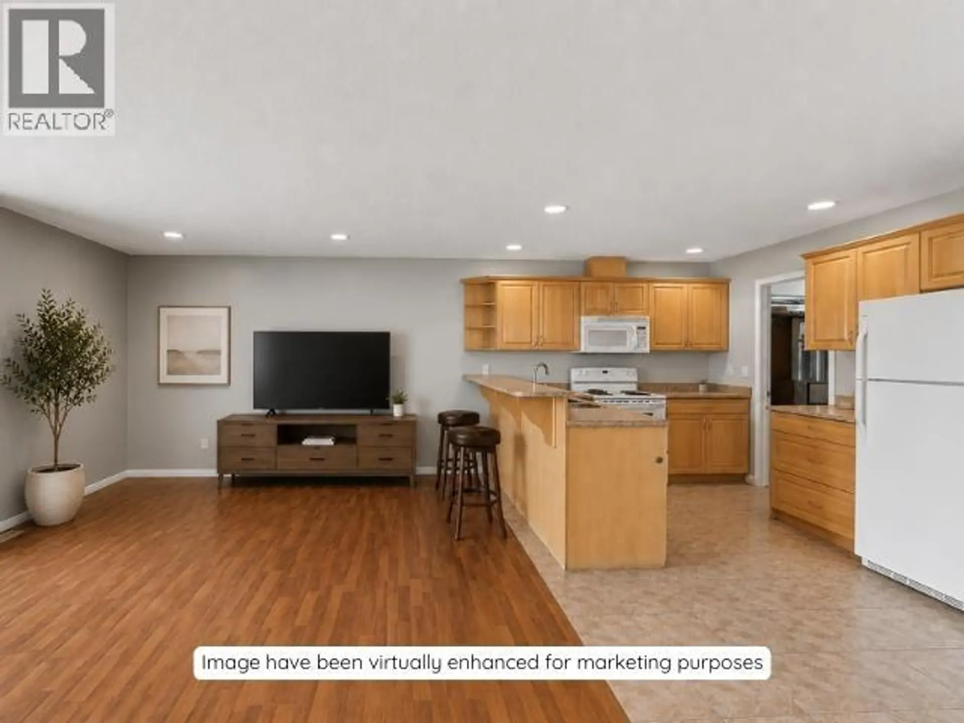 9512 94 AVENUE - Image 4