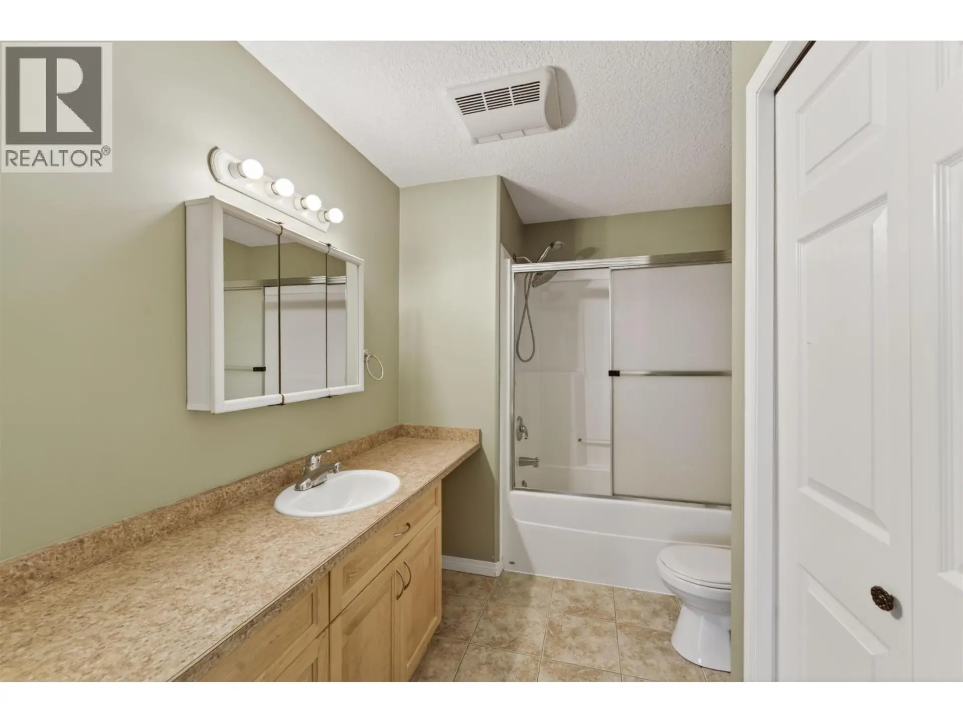 9512 94 AVENUE - Image 13