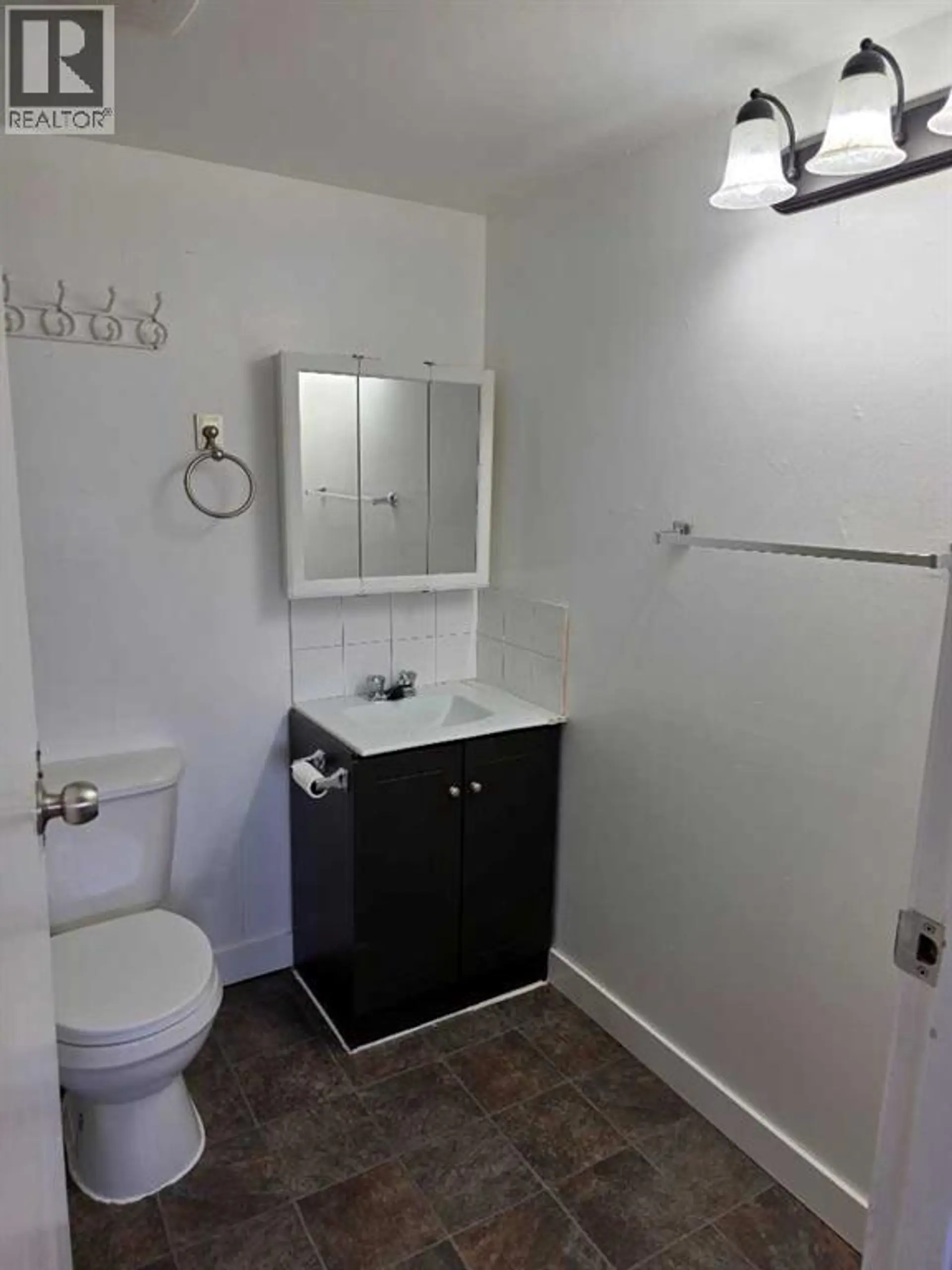 4503 73 Street NW - Image 7