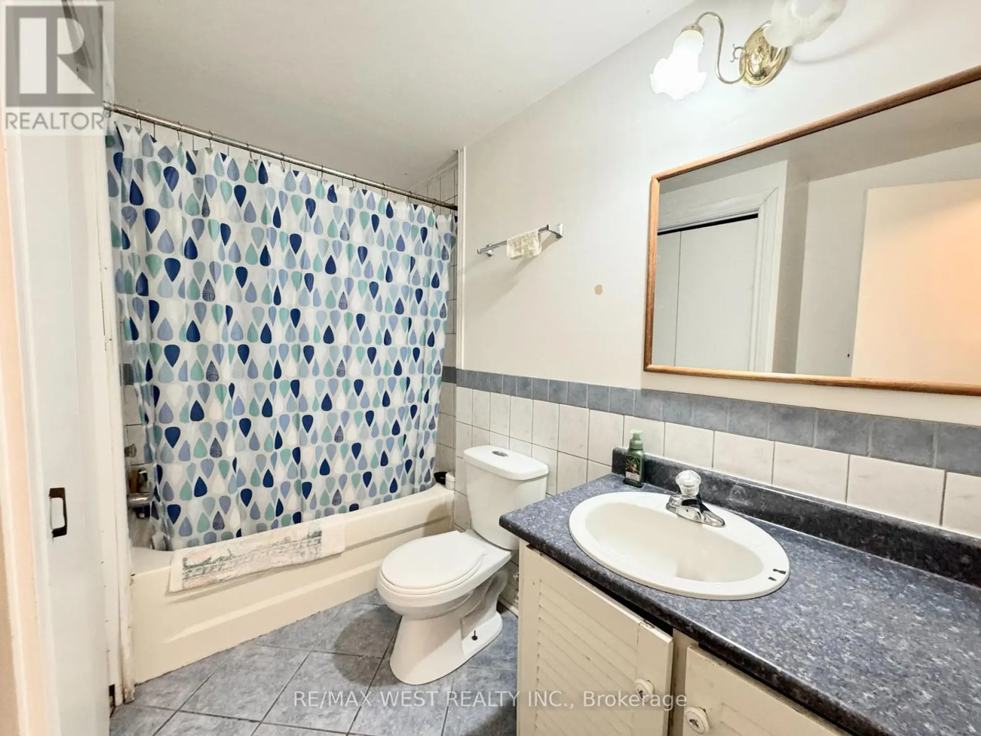 #234 260 JOHN GARLAND BOULEVARD - Image 14