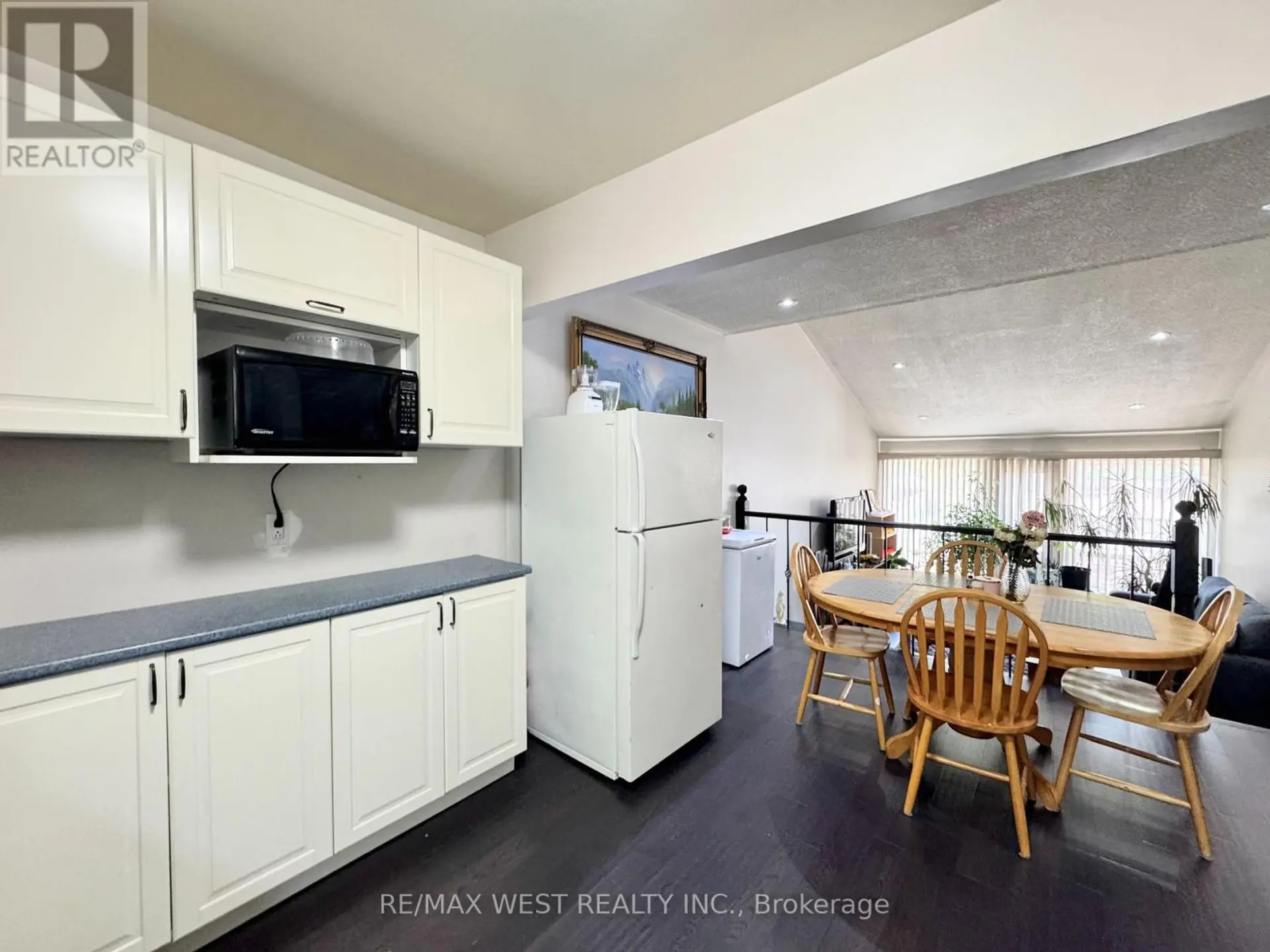 #234 260 JOHN GARLAND BOULEVARD - Image 10