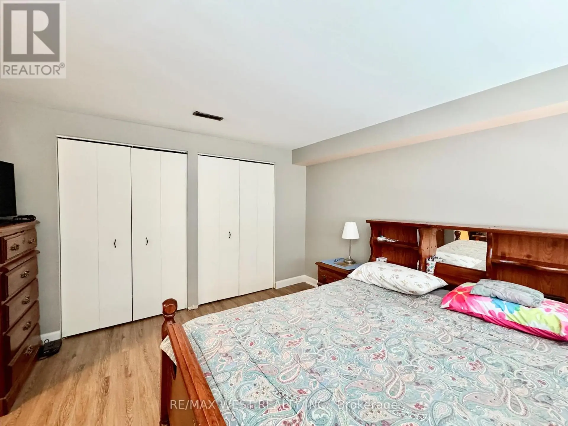 #234 260 JOHN GARLAND BOULEVARD - Image 13