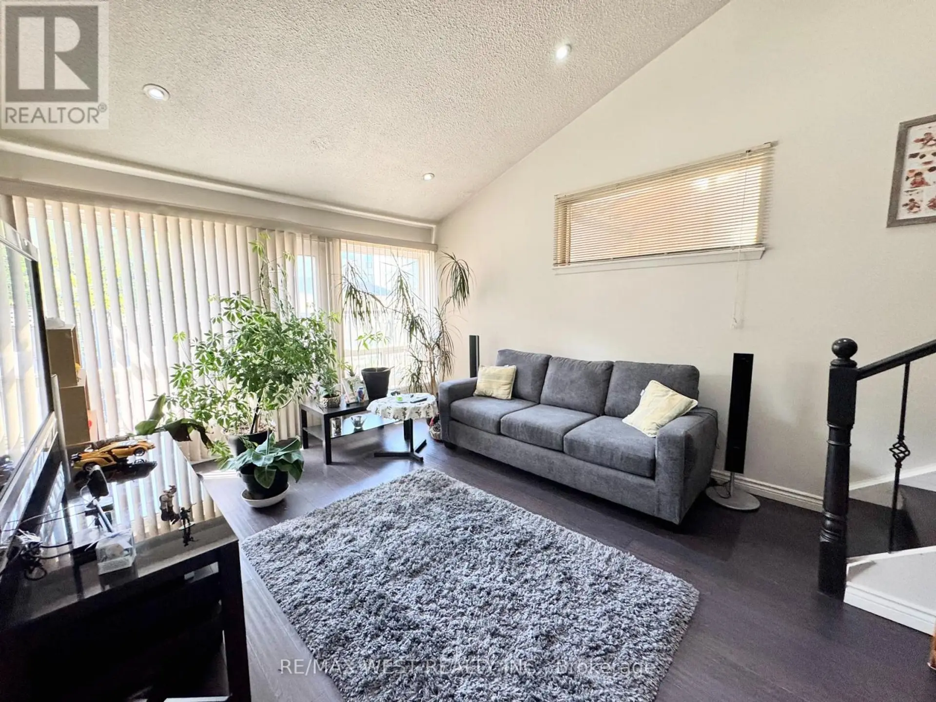 #234 260 JOHN GARLAND BOULEVARD - Image 4