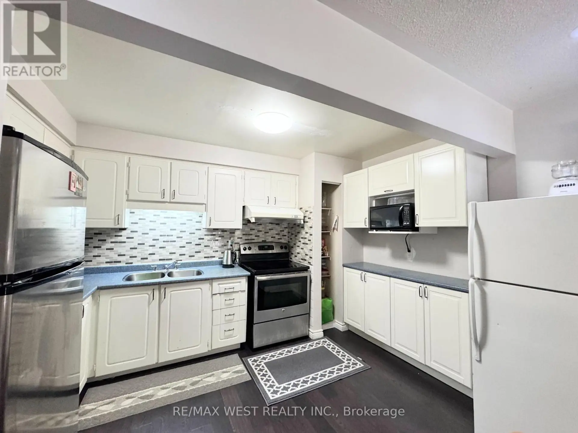 #234 260 JOHN GARLAND BOULEVARD - Image 7