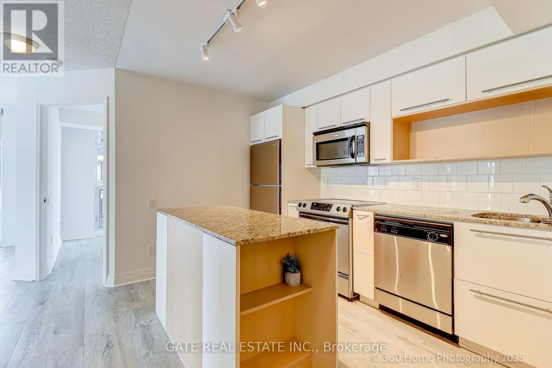 #1705 21 CARLTON STREET - Image 6
