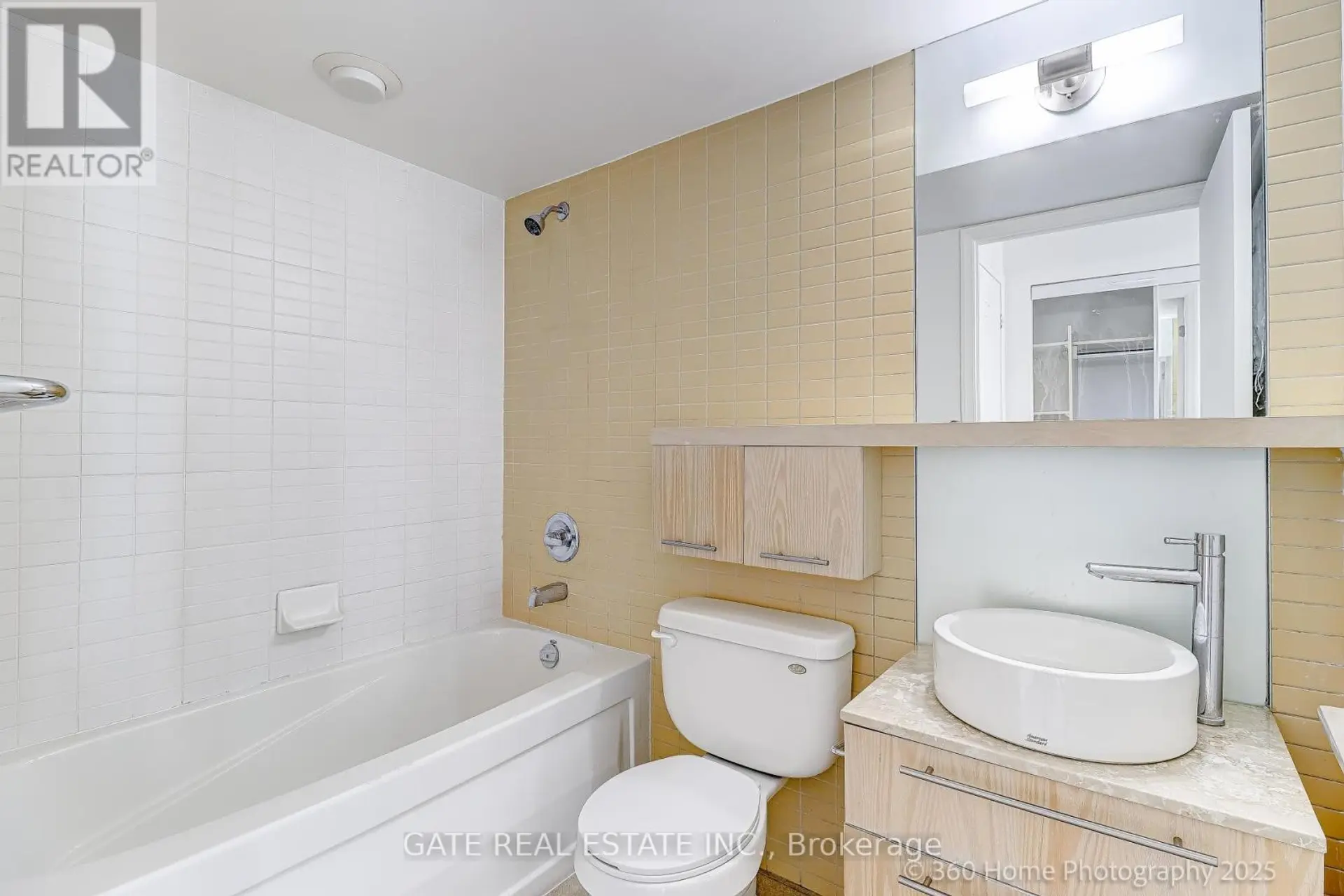 #1705 21 CARLTON STREET - Image 9