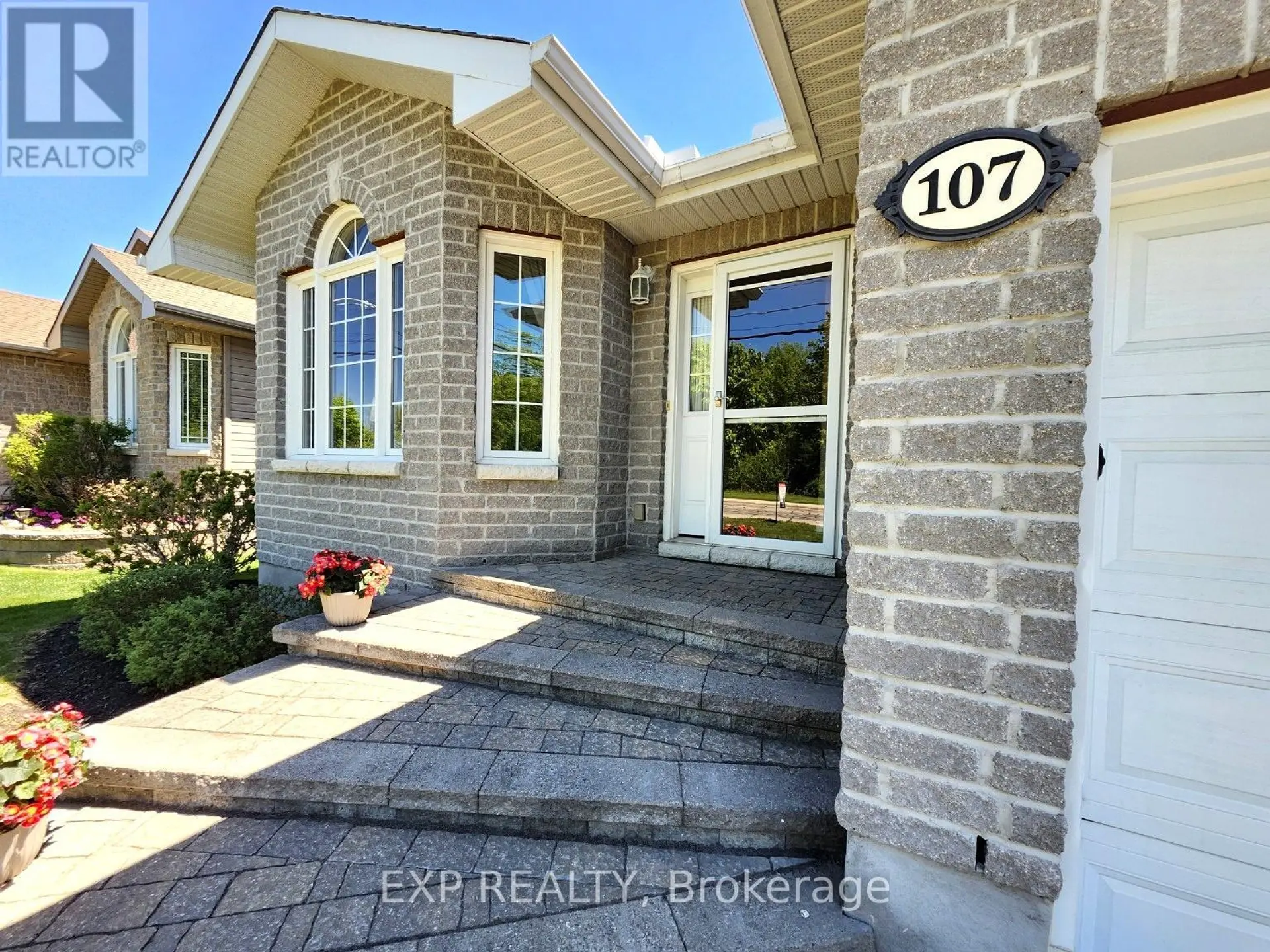 107 FERRARA DRIVE - Image 18
