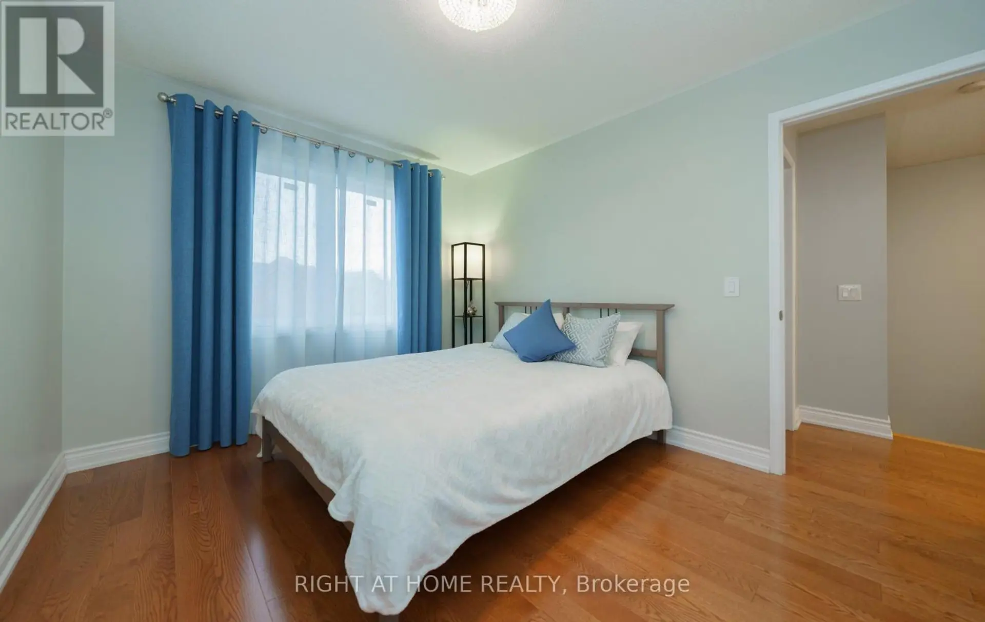 21 MARSHVIEW AVENUE - Image 13