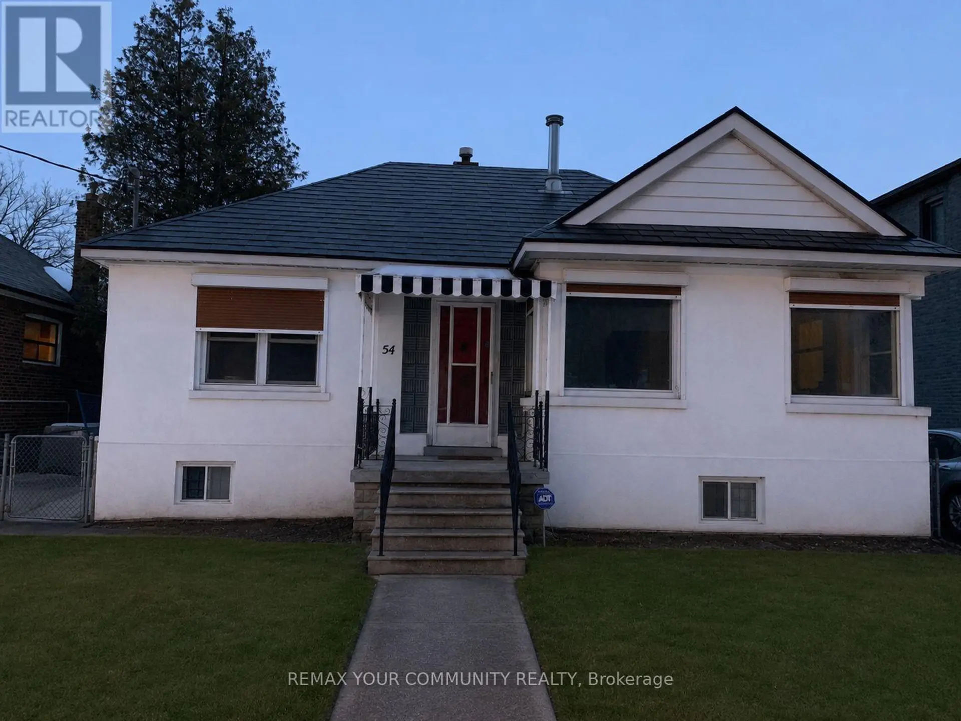 54 ASH CRESCENT