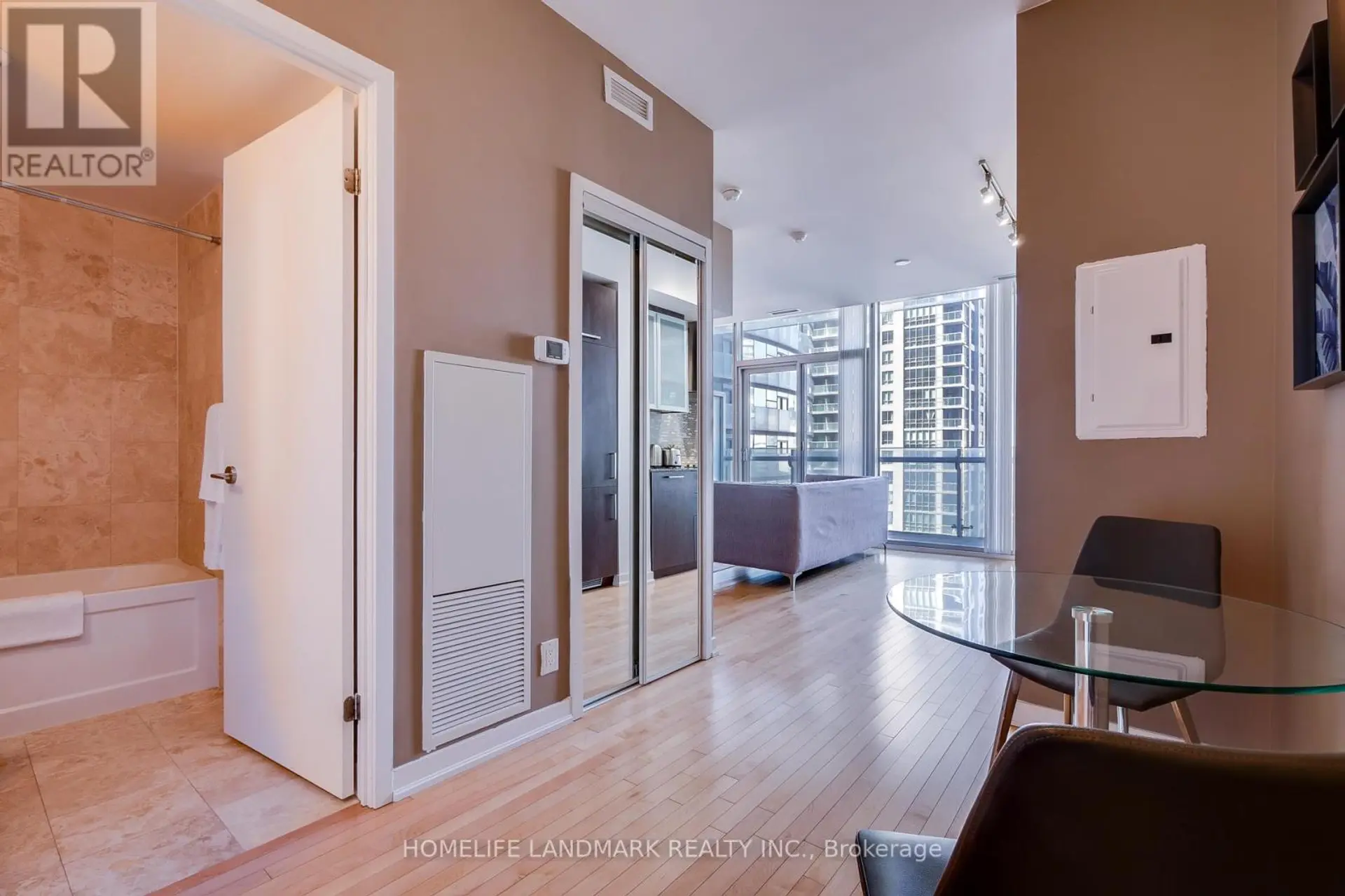 #1807 14 YORK STREET - Image 12