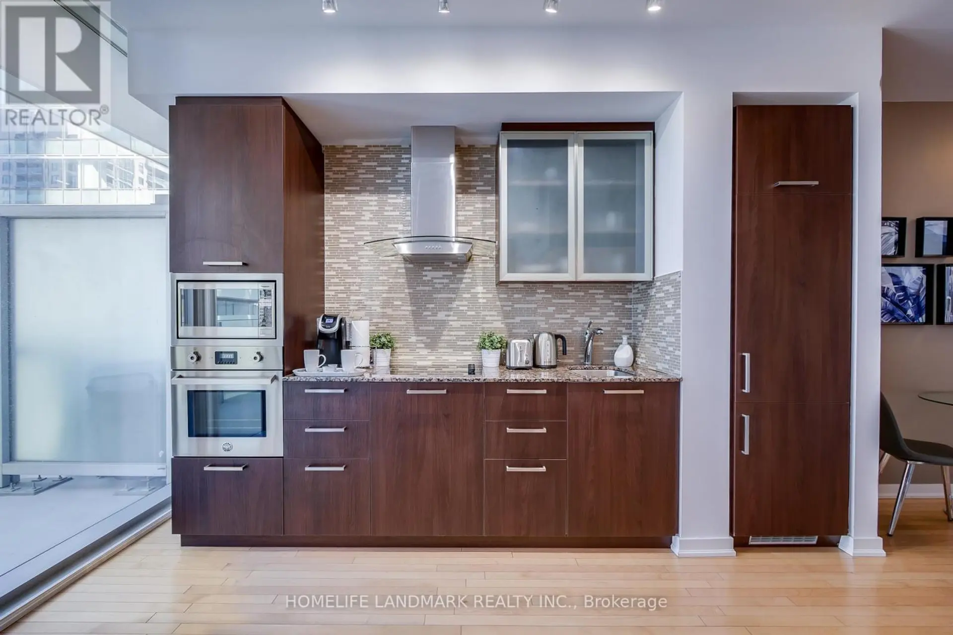 #1807 14 YORK STREET - Image 10