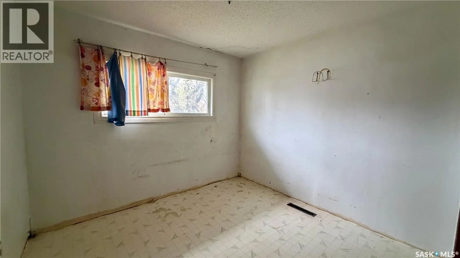 2102 Herman AVENUE - Image 8